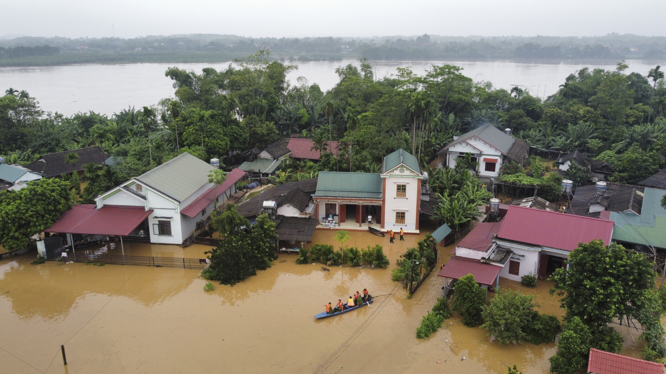 vietnam flood toll rises to 90 victims scaled
