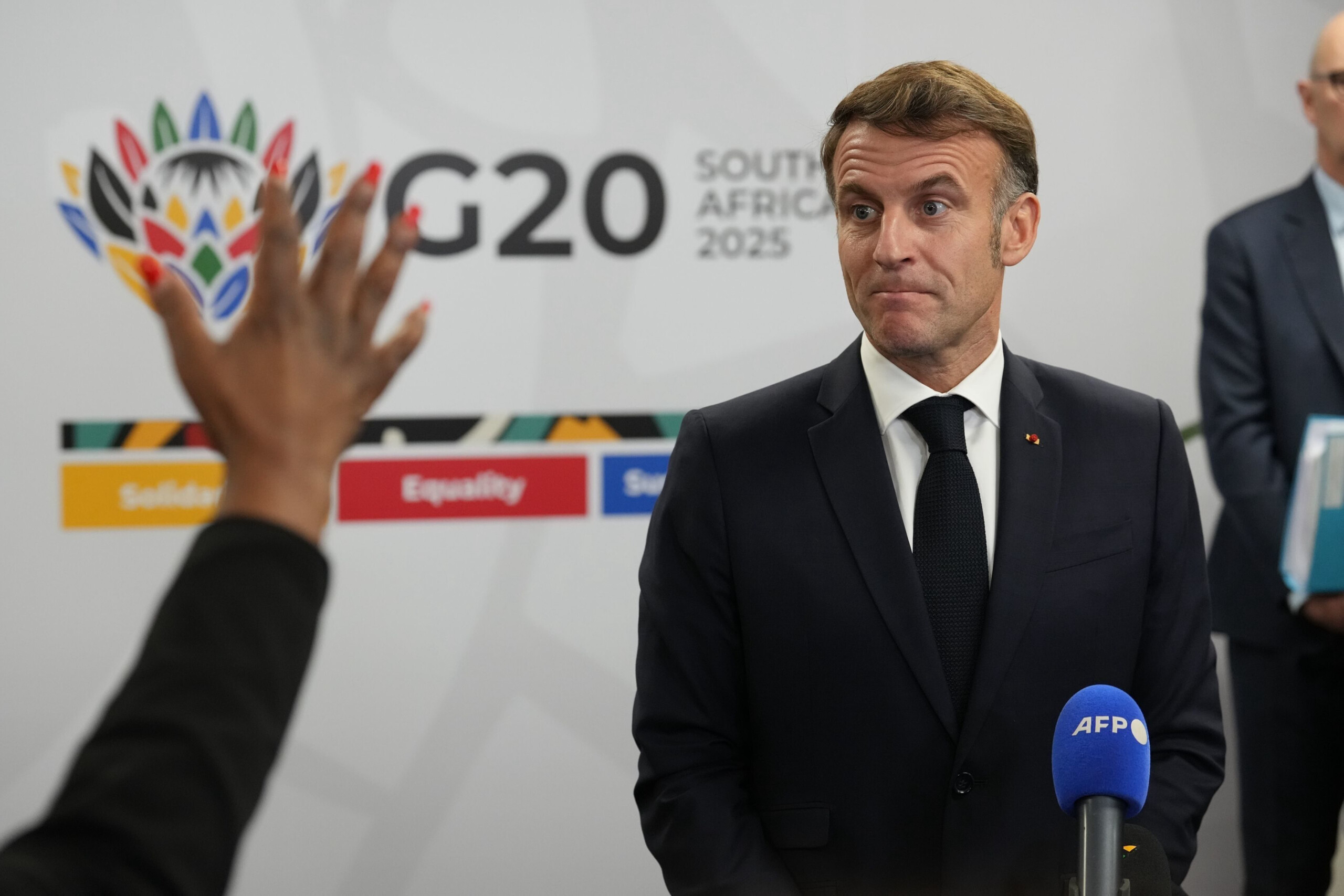 Ukraine: Macron says Kiev needs very solid security guarantees 1 ukraine macron says kiev needs very solid security guarantees scaled