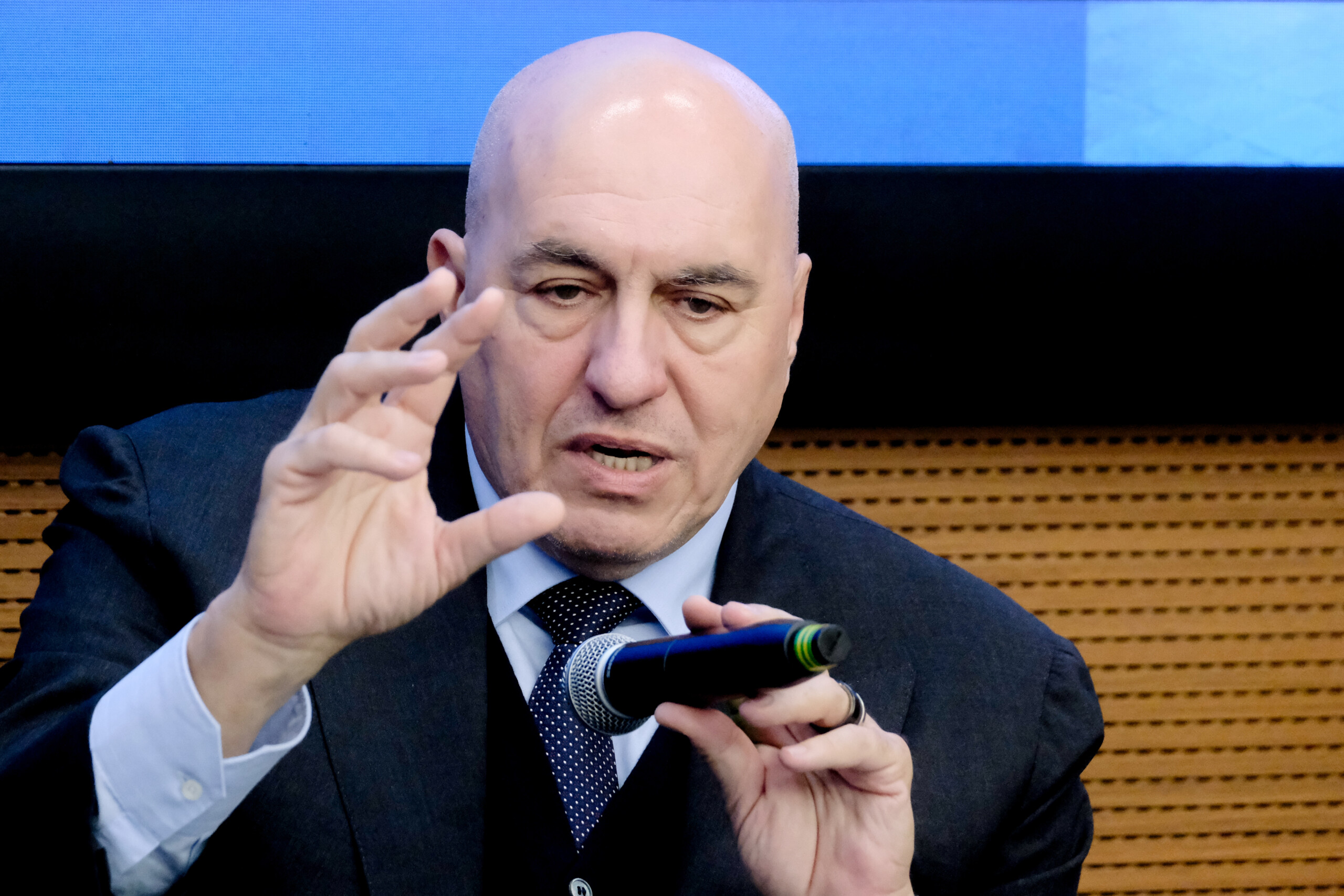 ukraine crosetto russia knows well what kyiv cannot give up scaled