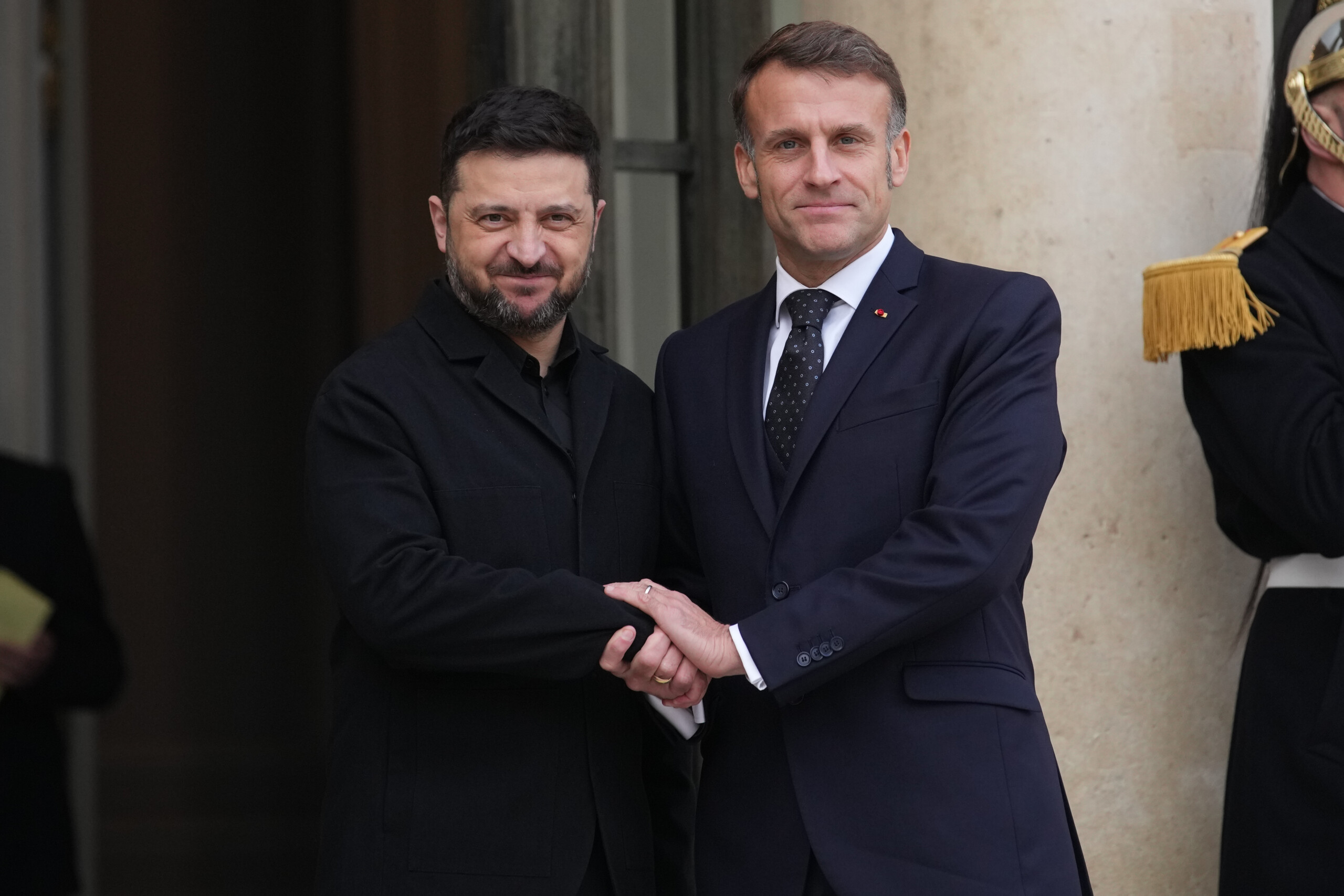 Ukraine: Macron and Zelensky spoke with EU leaders, Witkoff and Umerov 1 ukraine macron and zelensky spoke with eu leaders witkoff and umerov scaled