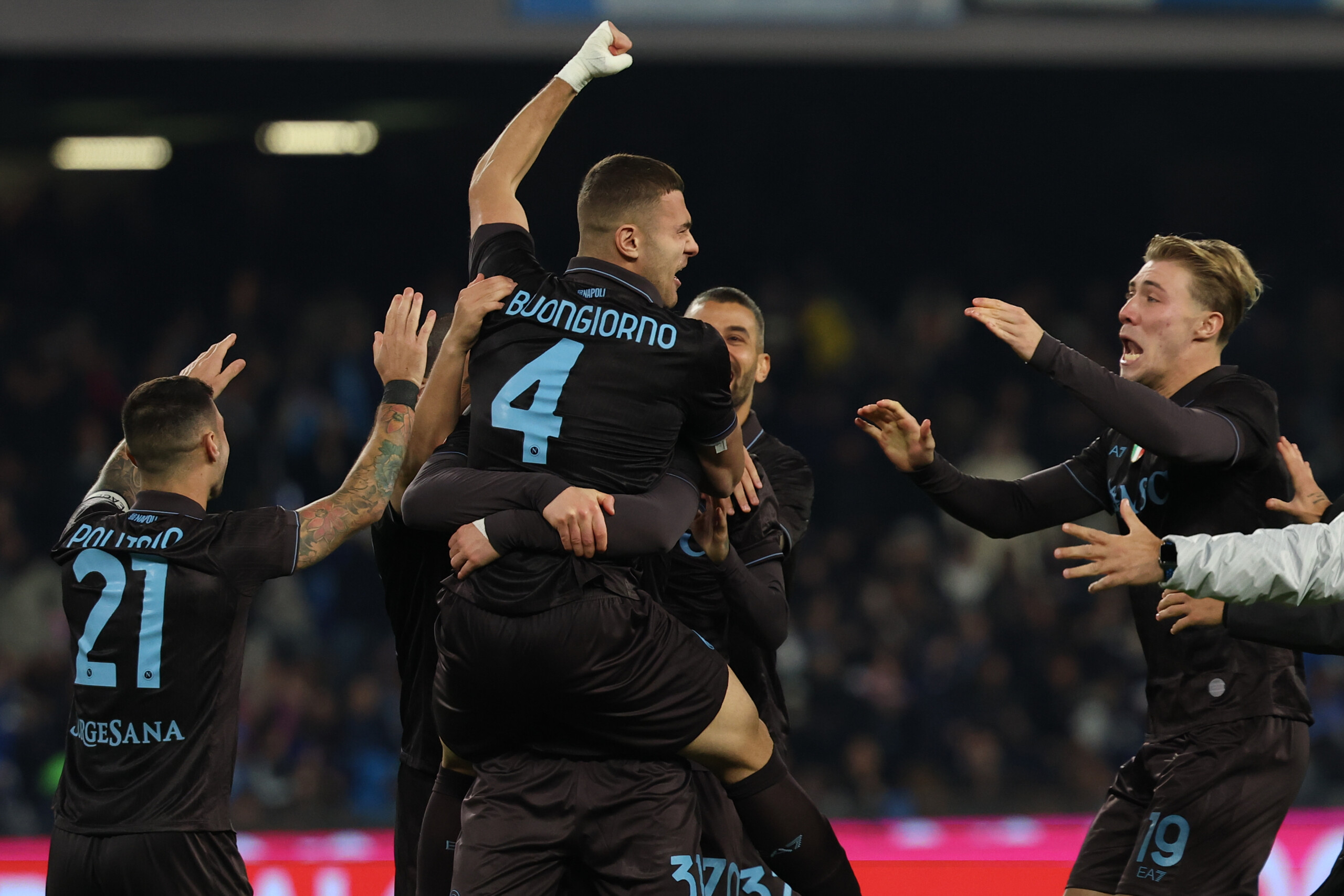 coppa italia napoli cagliari 10 9 on penalties neapolitans through to the quarter finals scaled