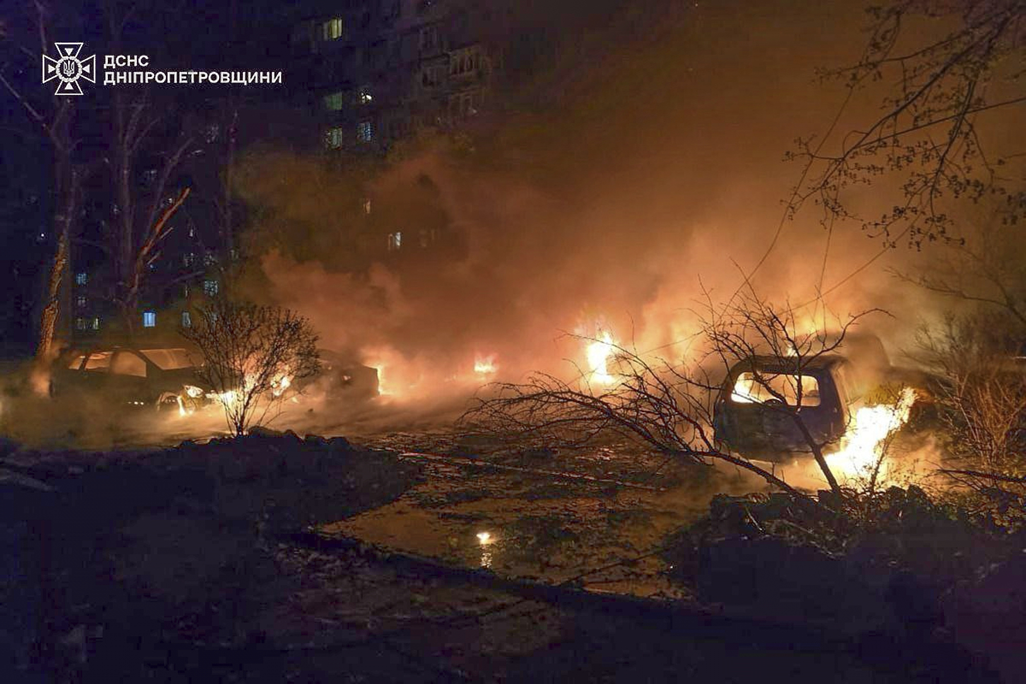 ukraine massive russian attack explosions in kyiv and dnipro