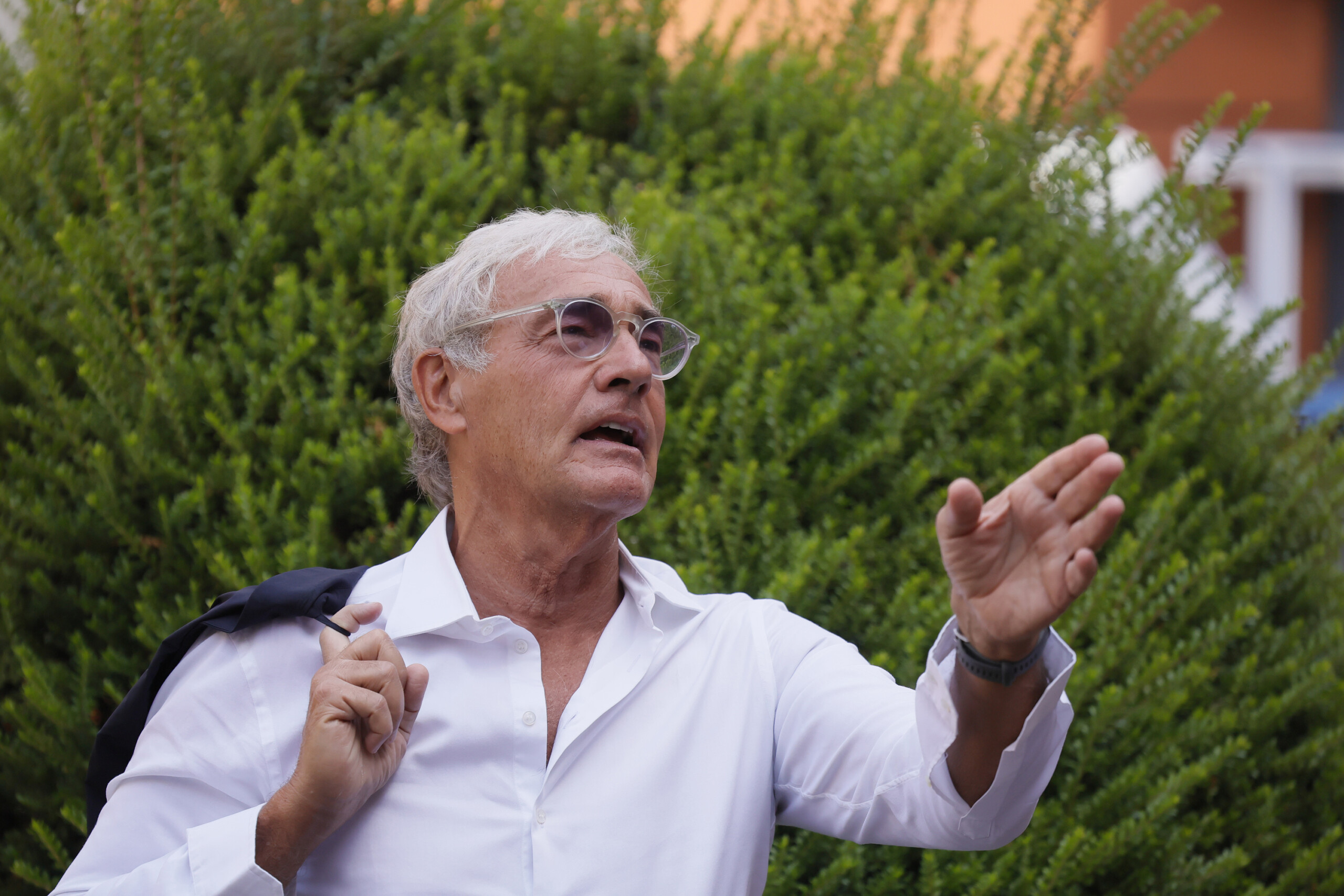 tv giletti attacked in the street by former secret service agent journalist risks of the job scaled