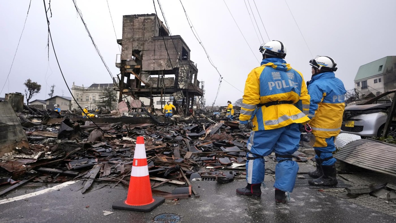 Earthquakes, in Japan the toll stands at 33 injured after 7.5-magnitude quake 1 earthquakes in japan the toll stands at 33 injured after 7 5 magnitude quake