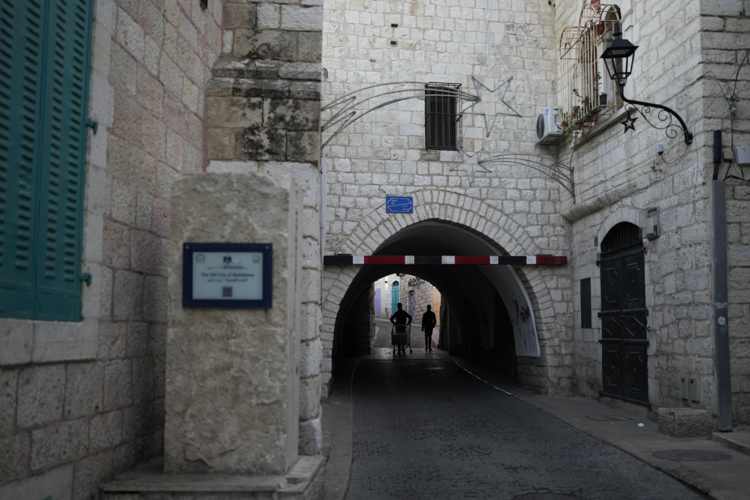 West Bank, settlers set fire to car in village south of Bethlehem 1 west bank settlers set fire to car in village south of bethlehem scaled