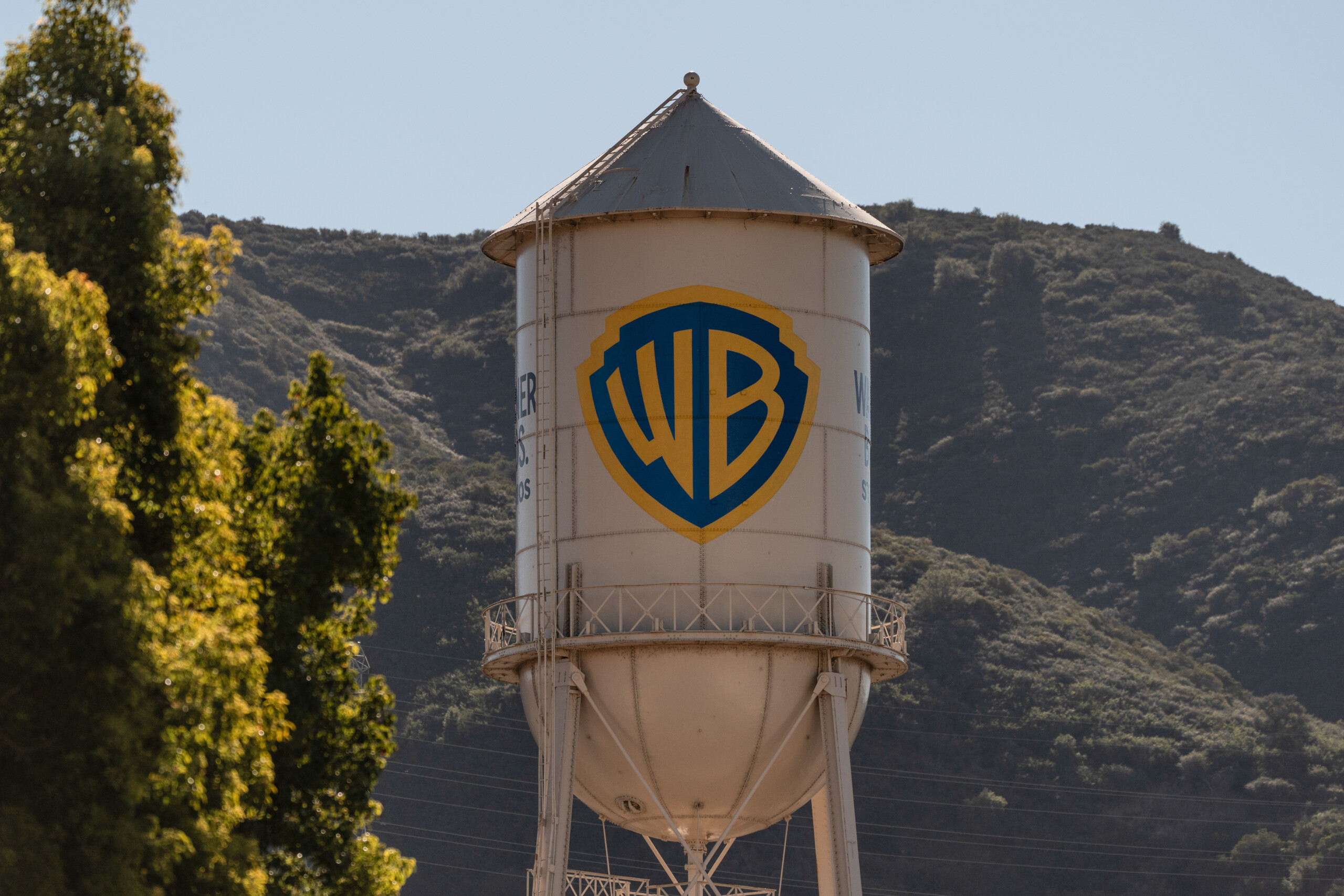 warner bros to its shareholders reject paramounts offer it is less advantageous scaled
