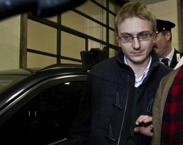 Garlasco murder: Alberto Stasi arrives in Pavia 1 garlasco murder alberto stasi arrives in pavia