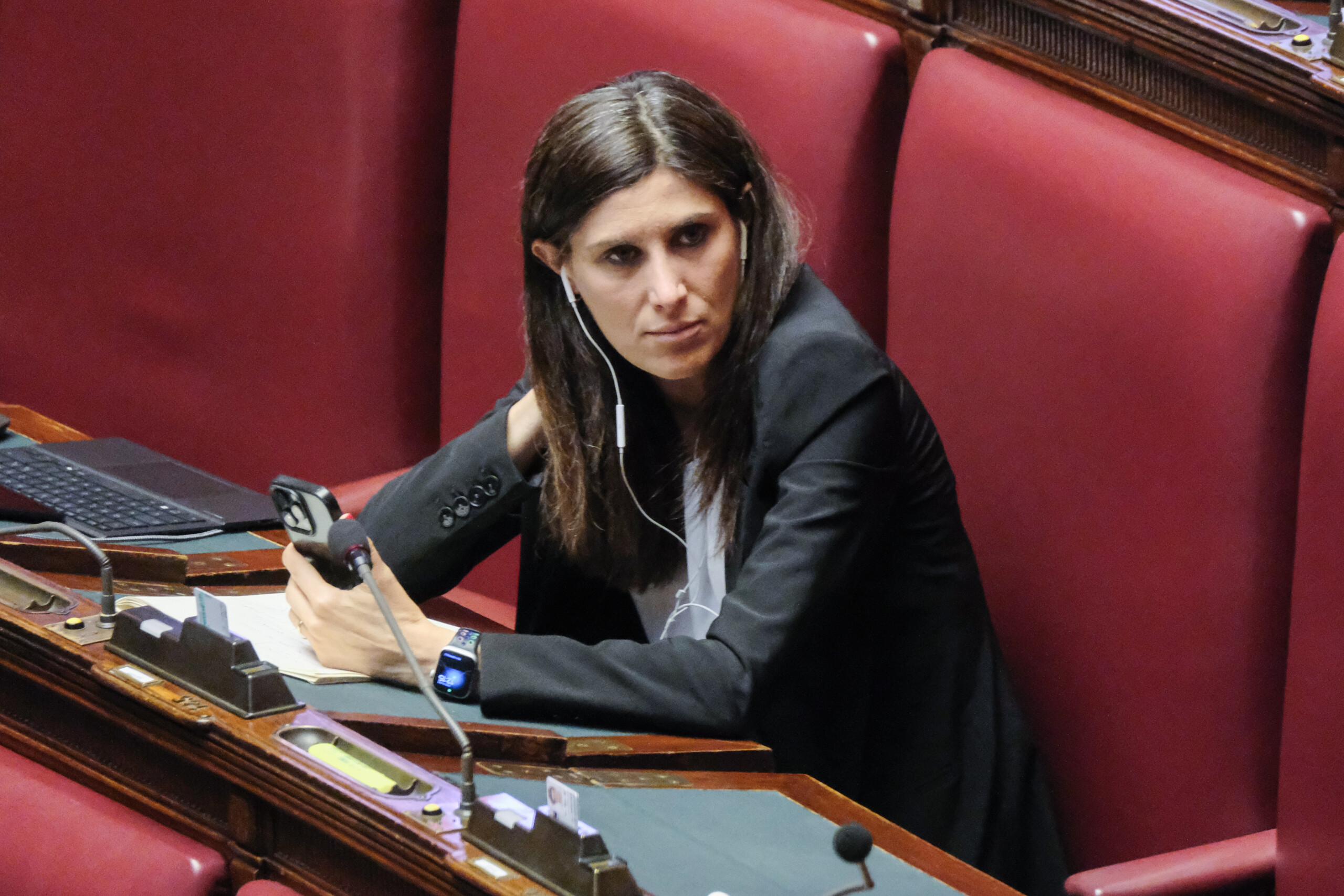 budget appendino m5s a horror story written by incompetents scaled