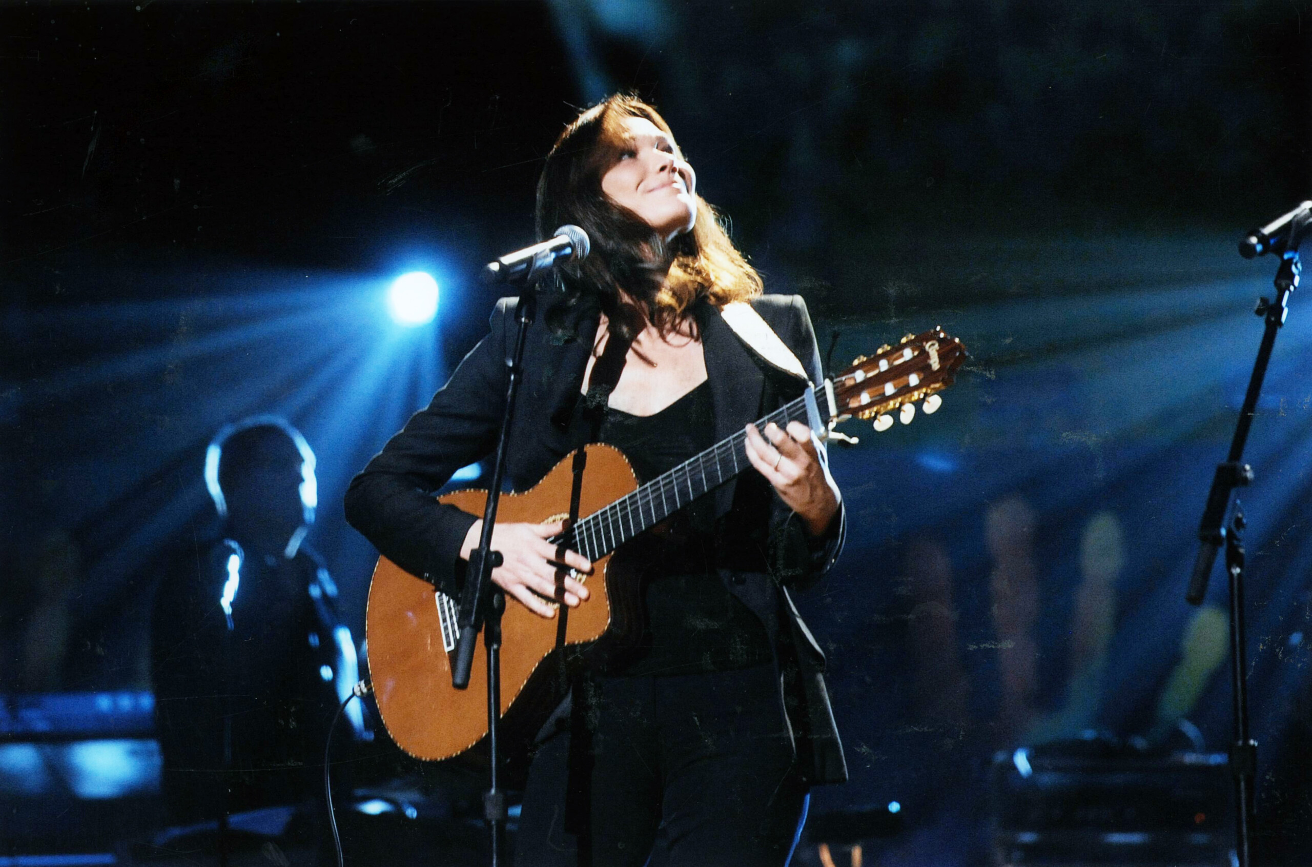 france carla bruni concludes five years of breast cancer treatment today scaled