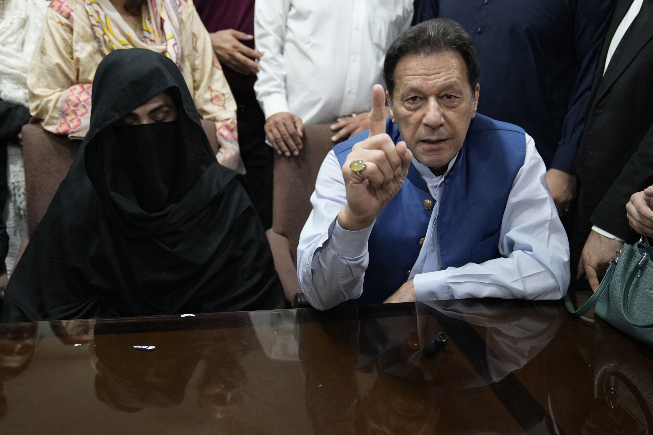 Pakistan: former Prime Minister Khan and his wife sentenced to 17 years for corruption 1 pakistan former prime minister khan and his wife sentenced to 17 years for corruption scaled