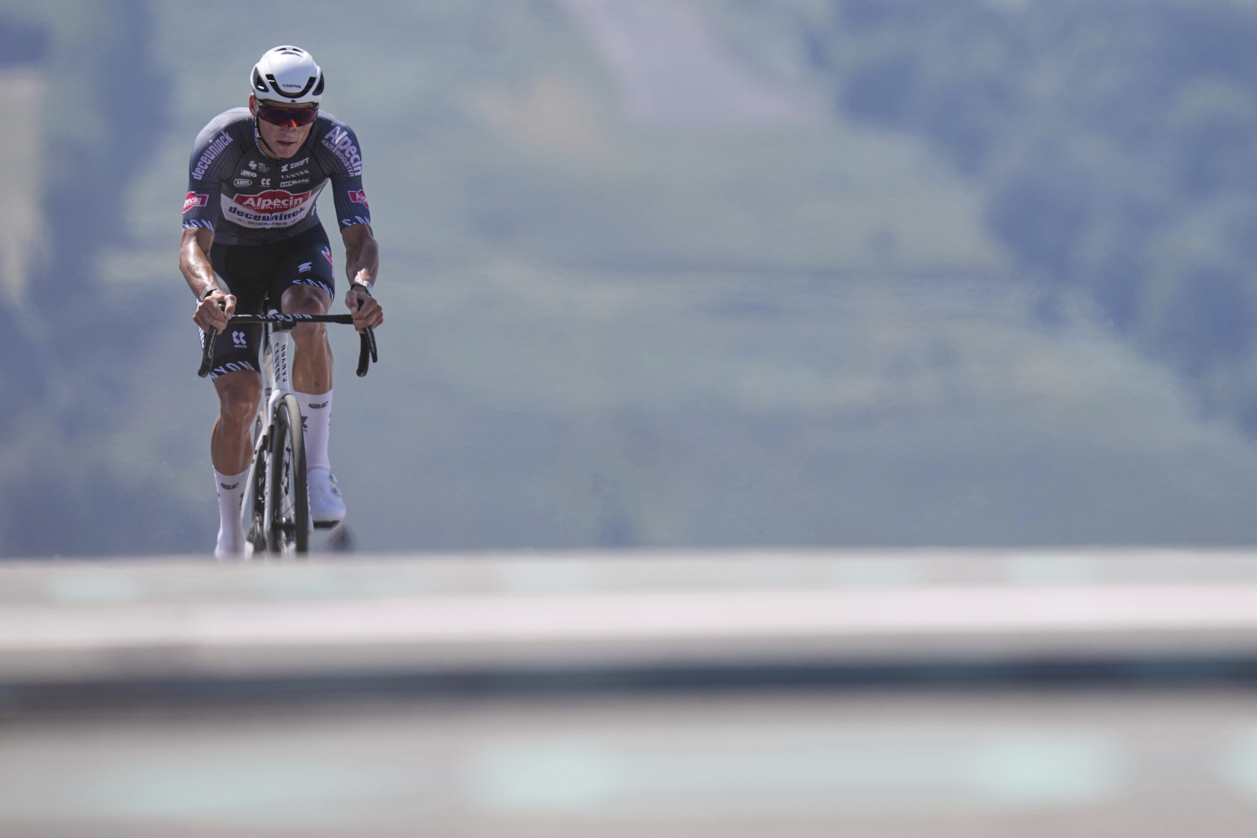 cycling van der poel wins again in gavere for the fourth consecutive year scaled