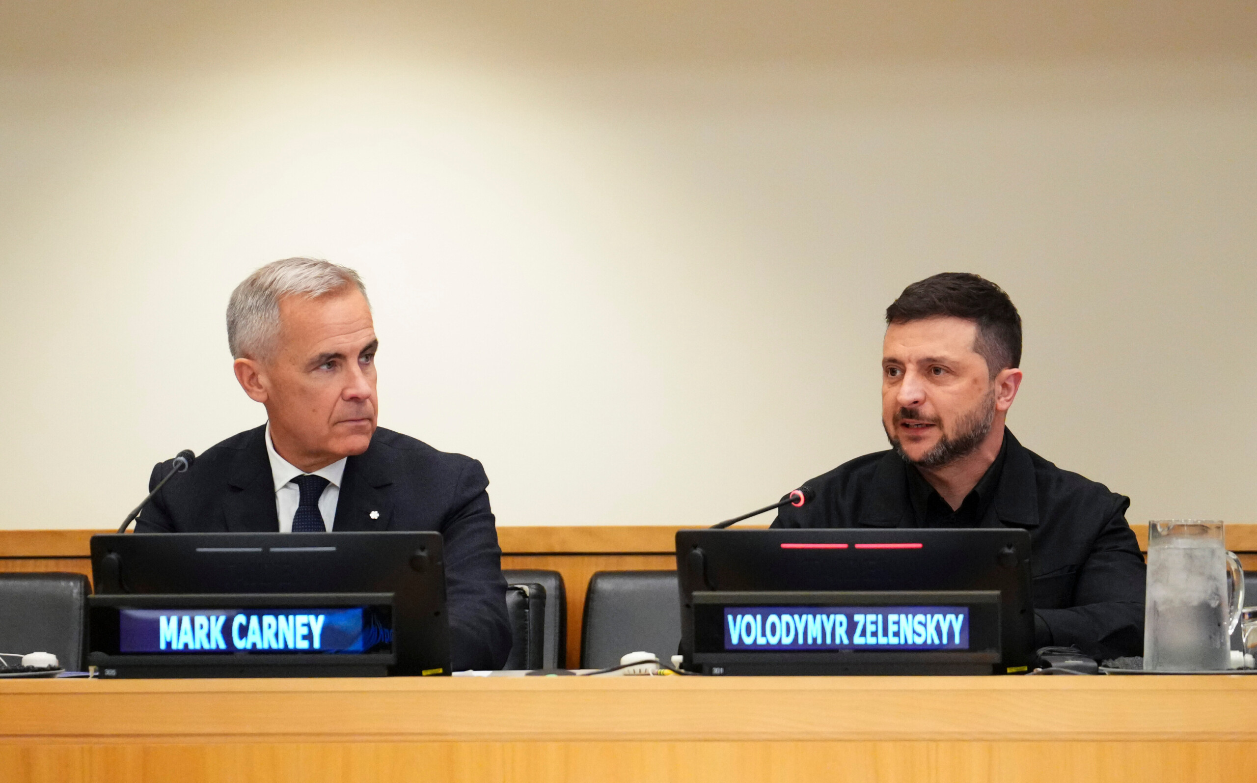 ukraine zelensky arrives in canada from prime minister carney scaled