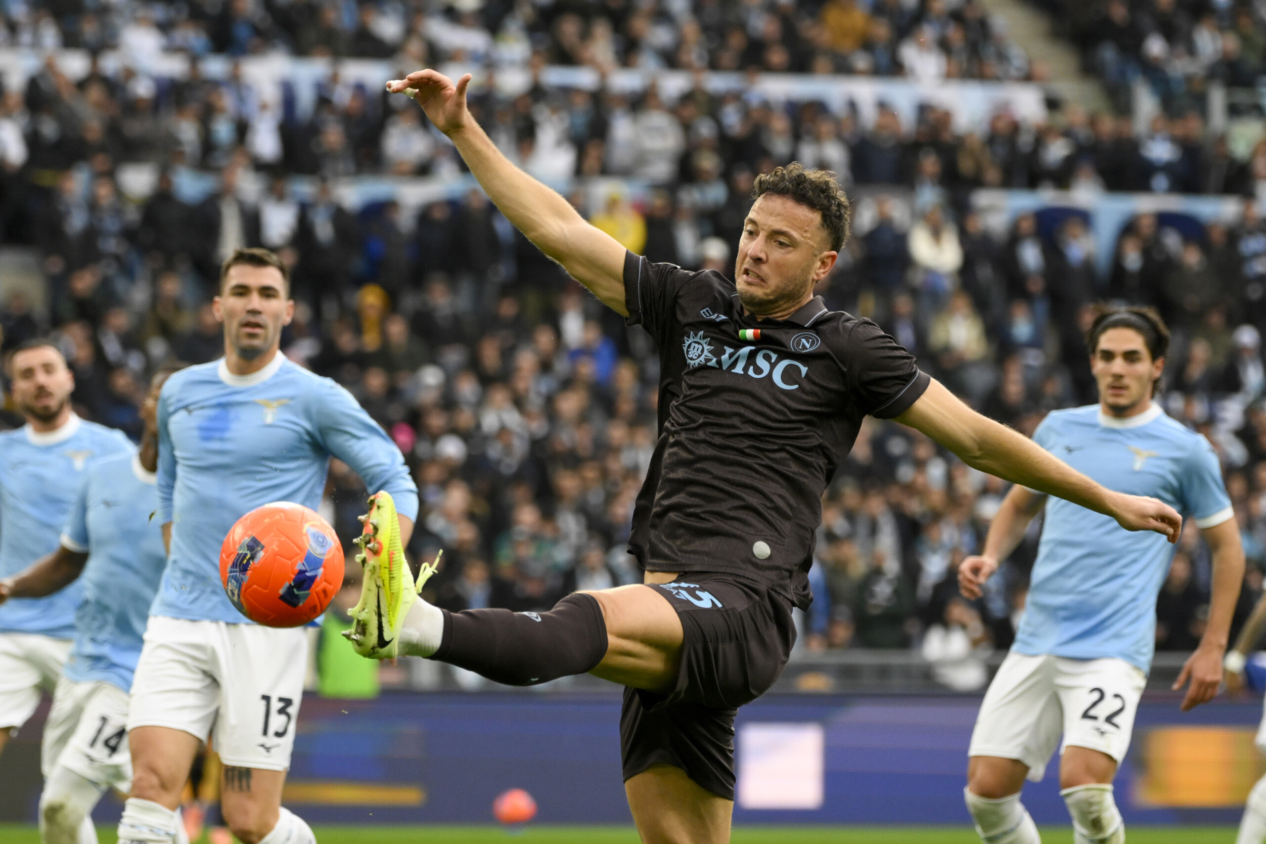 football serie a lazio napoli 0 2 neapolitans one point behind milan scaled