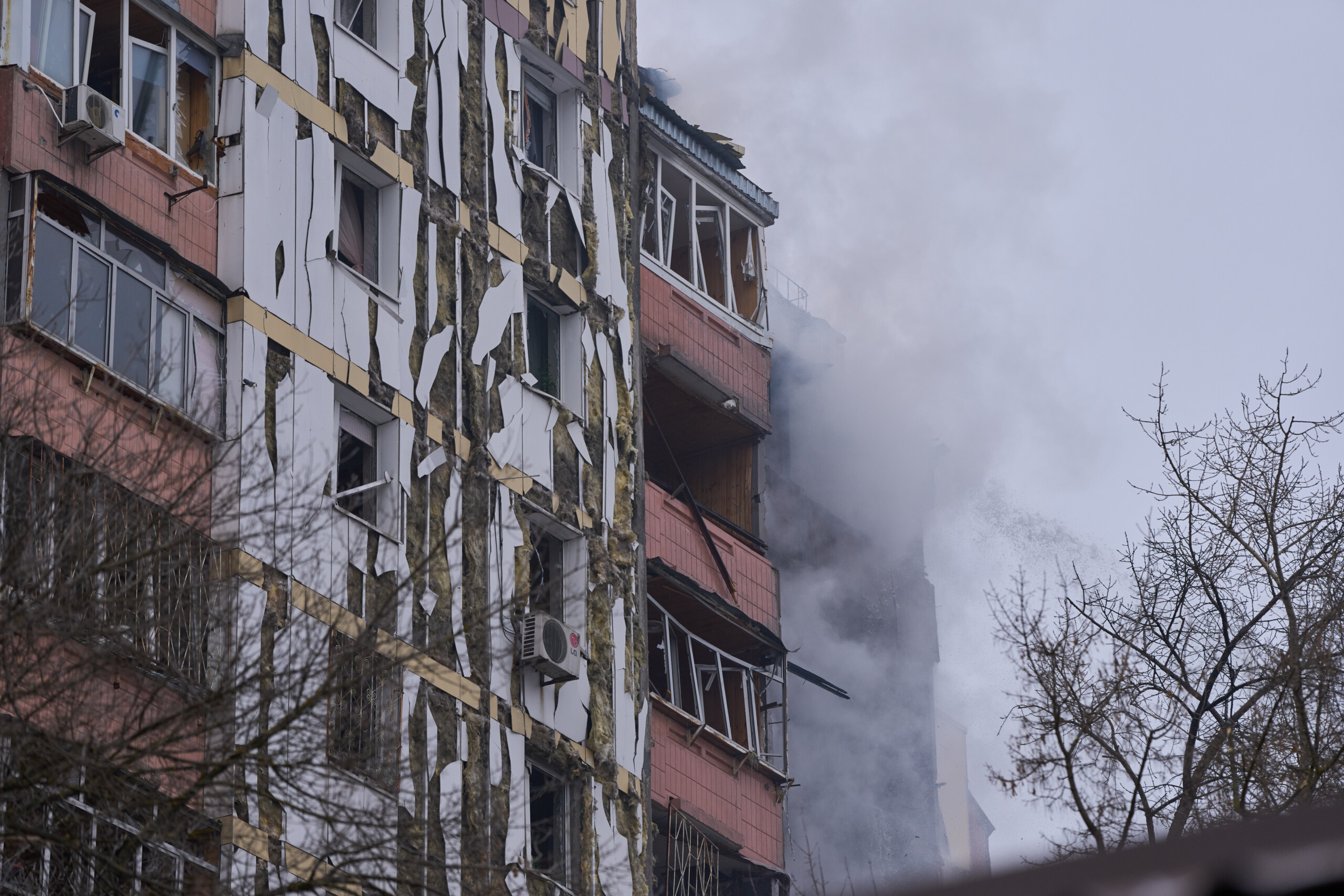 ukraine massive russian attack on kyiv 4 dead and 19 injured scaled