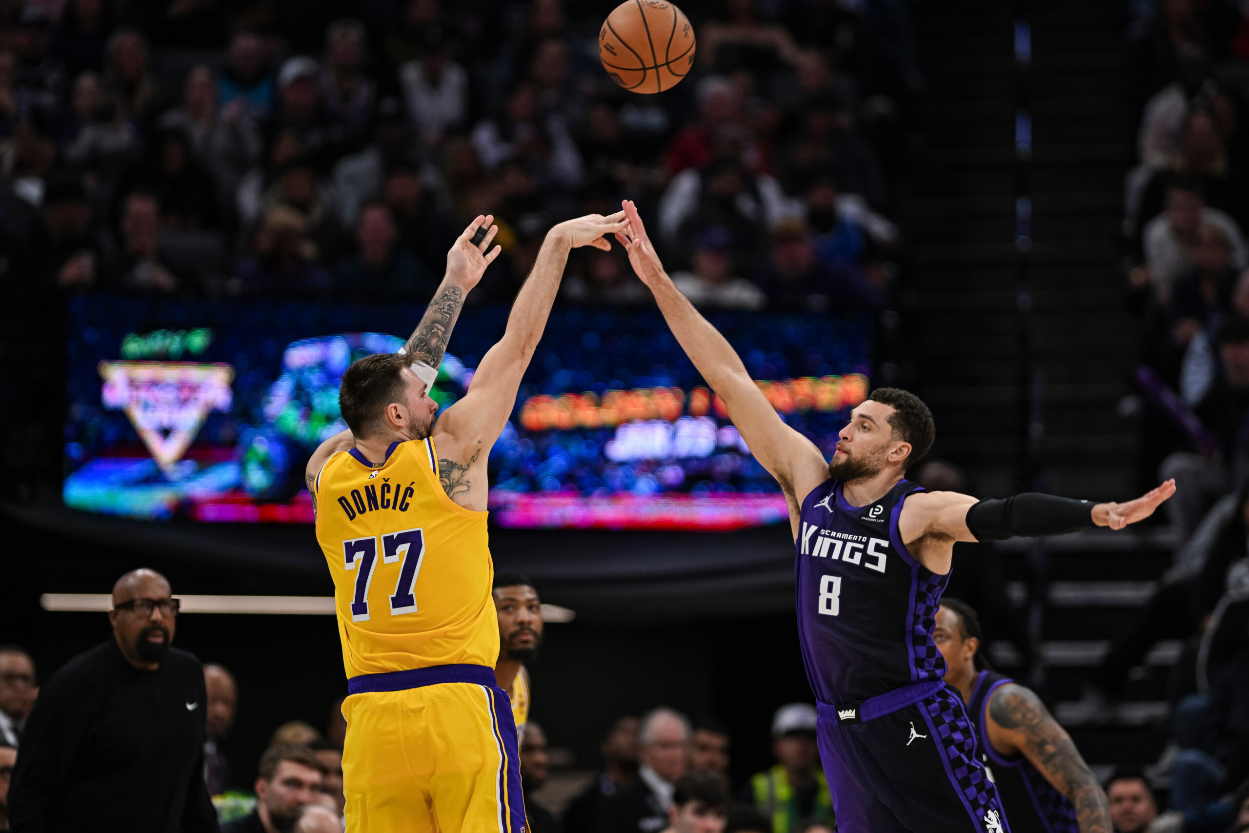 nba lakers lose in sacramento boston slips against indiana scaled