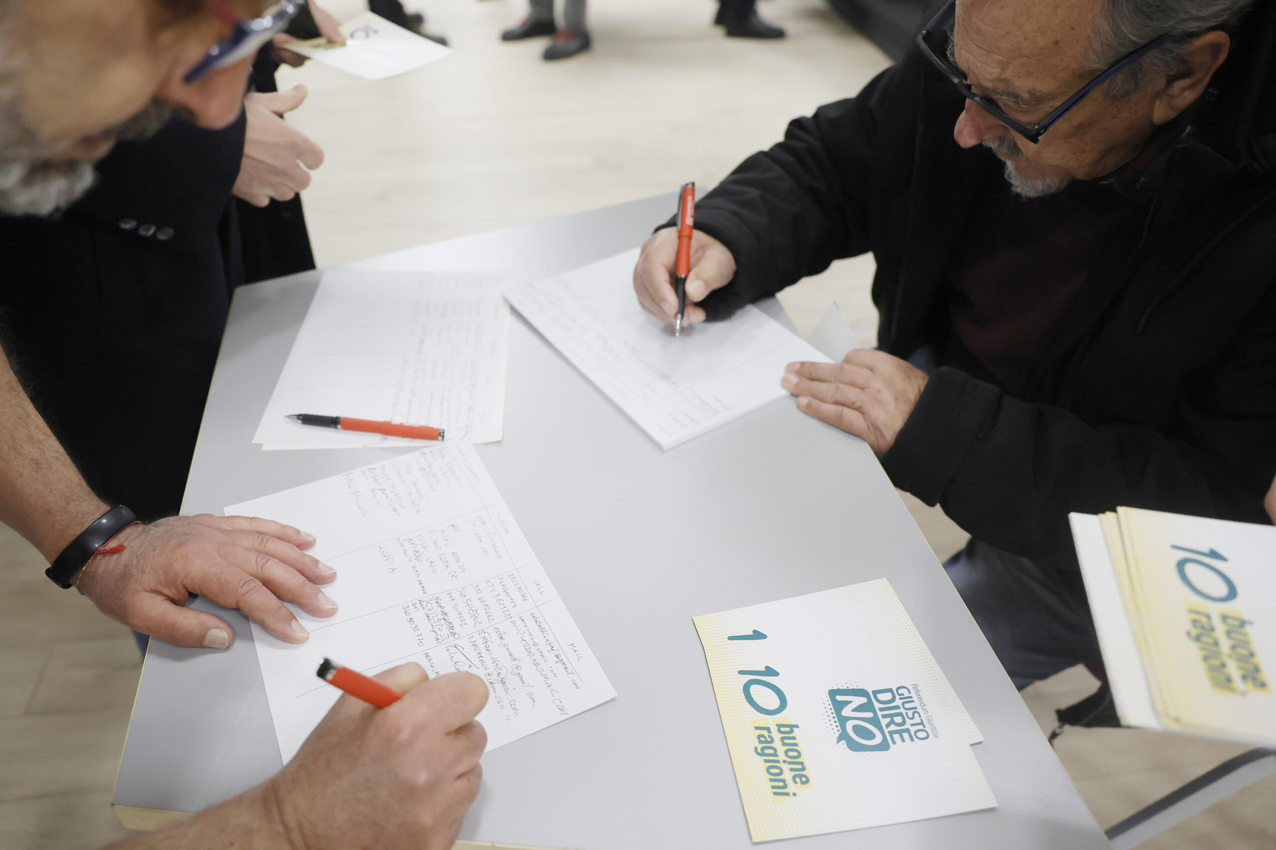referendum popular initiative reaches 500000 signatures scaled