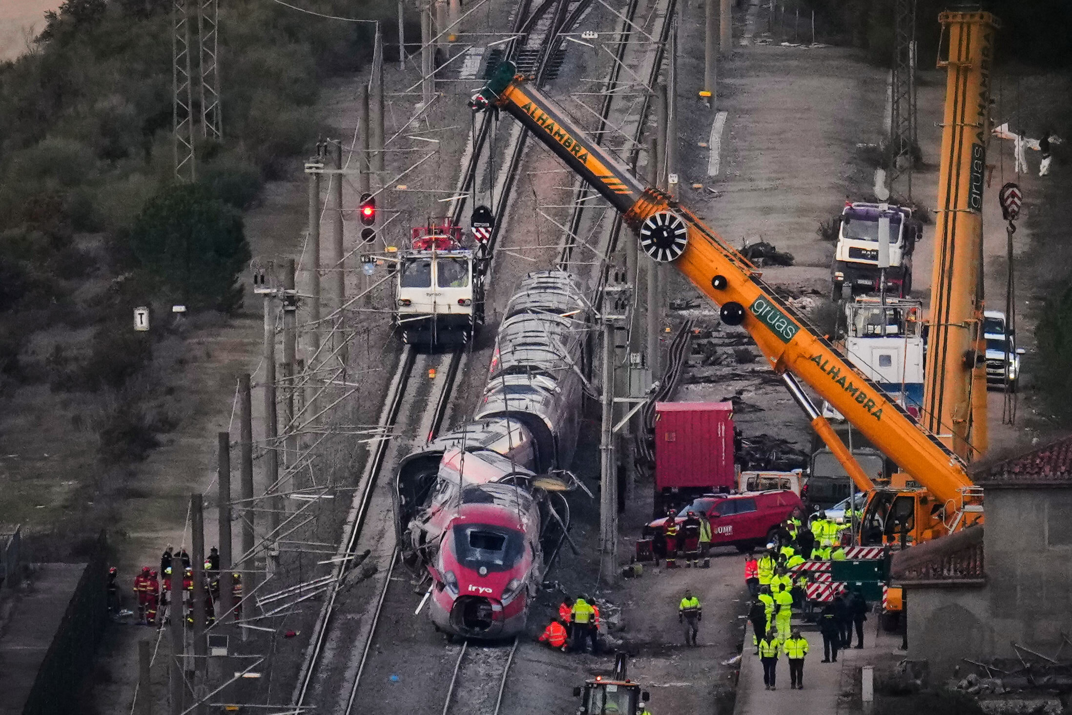 spain another victim found in train carriage death toll rises to 42