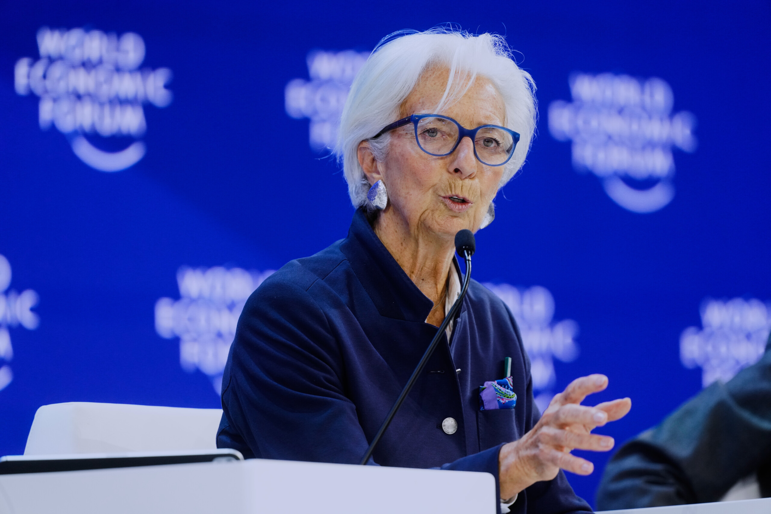 davos lagarde we are not witnessing the collapse of the world order but we are looking at plan b scaled