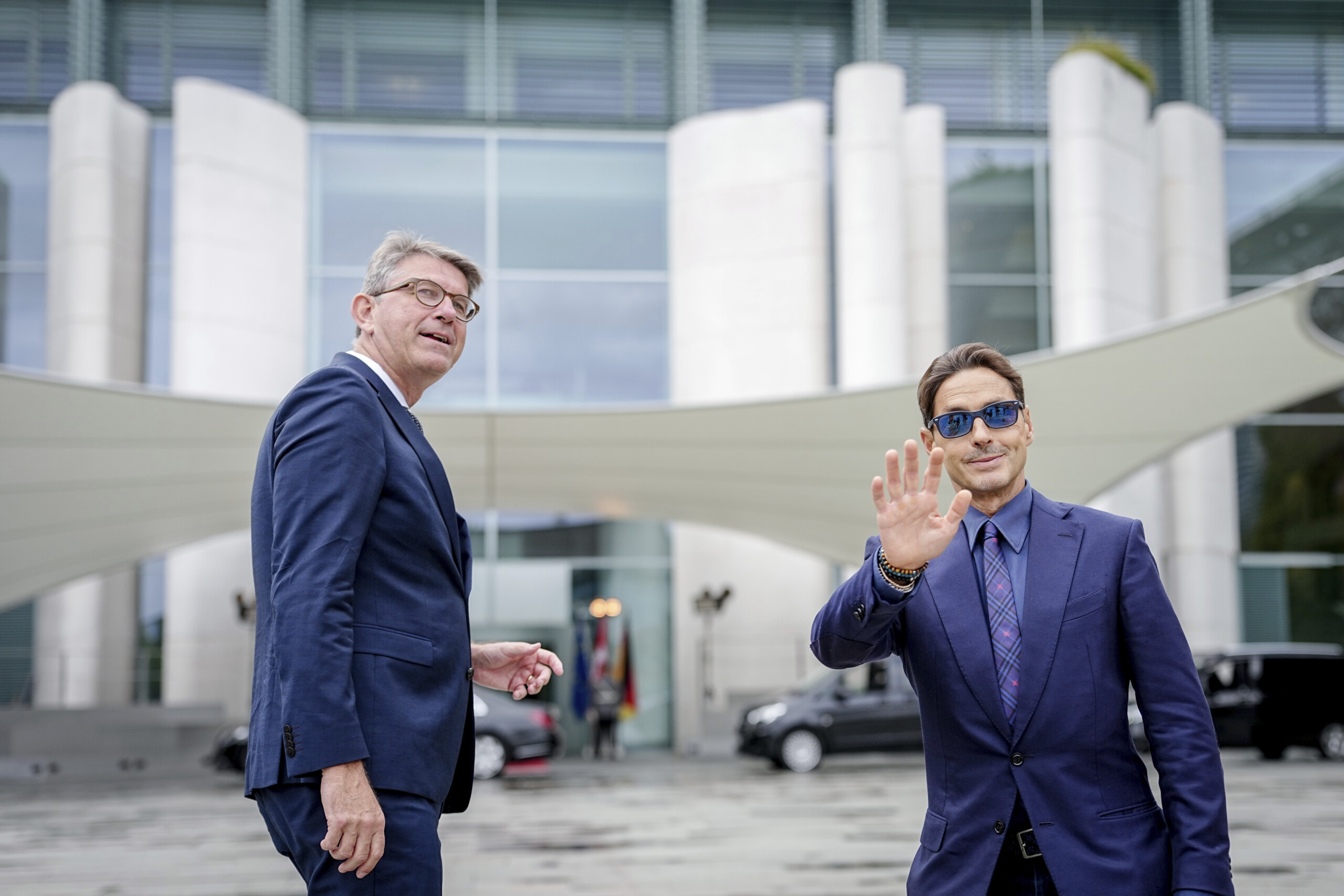 “Thank you, Checco”, Pier Silvio Berlusconi thanks Zalone for the success of Buen Camino 1 thank you checco pier silvio berlusconi thanks zalone for the success of buen camino scaled