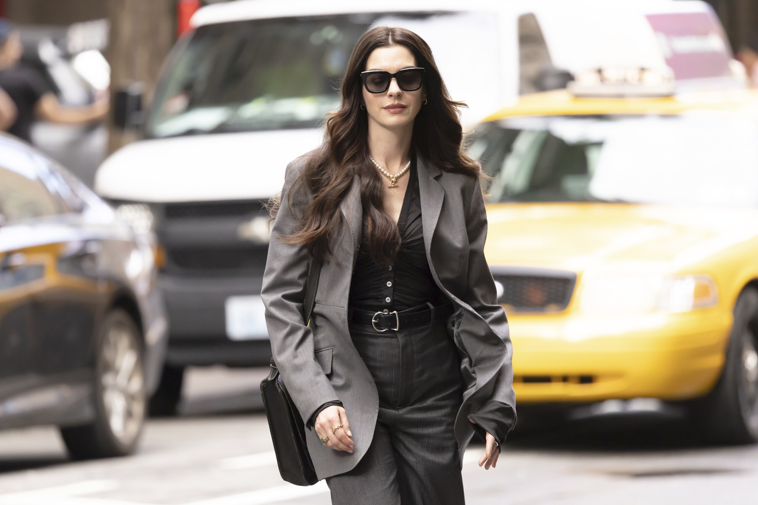 valentinos death anne hathaway attends the designers funeral scaled