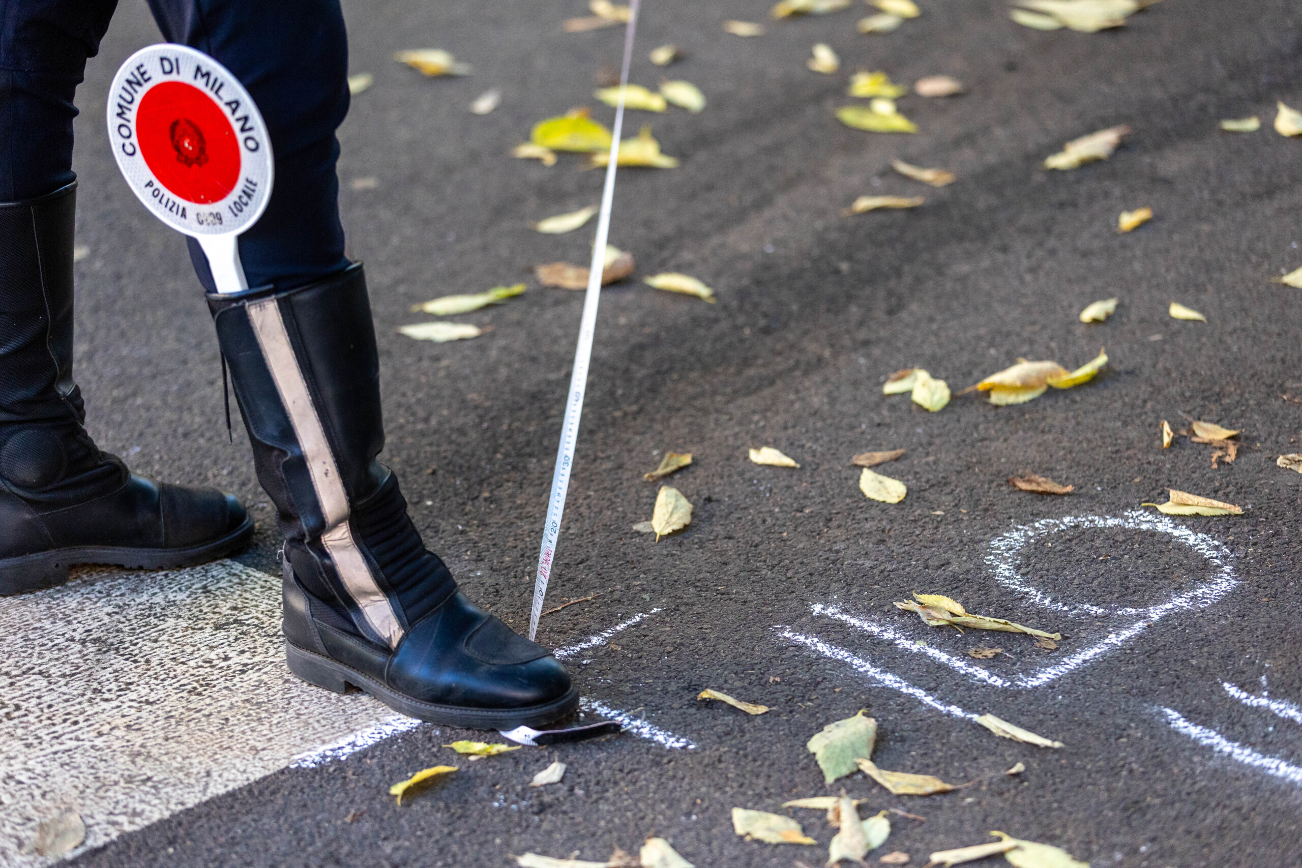 Milan: shooting in the street, 20-year-old man killed. A police officer opened fire. 1 milan shooting in the street 20 year old man killed a police officer opened fire scaled