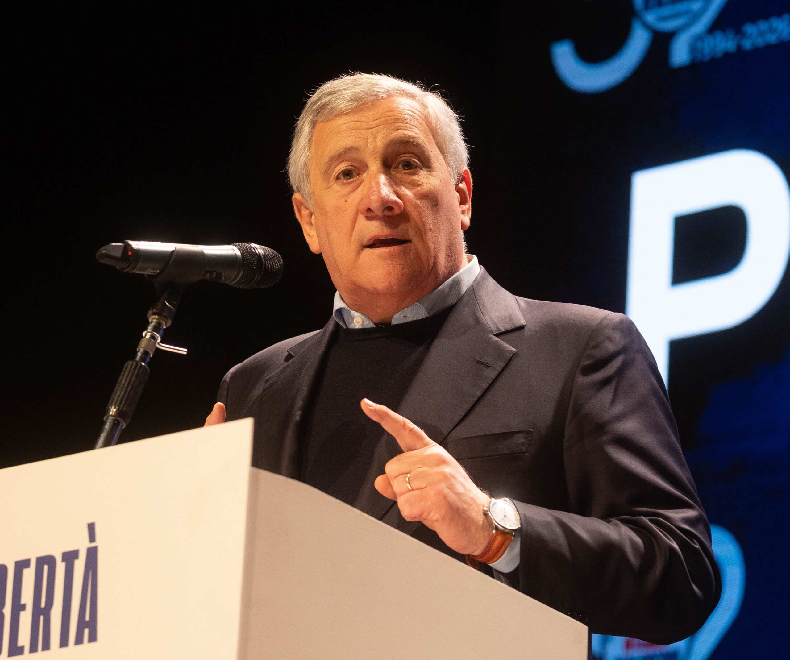 tajani on thursday i will propose the inclusion of the pasdaran on the list of terrorist groups scaled