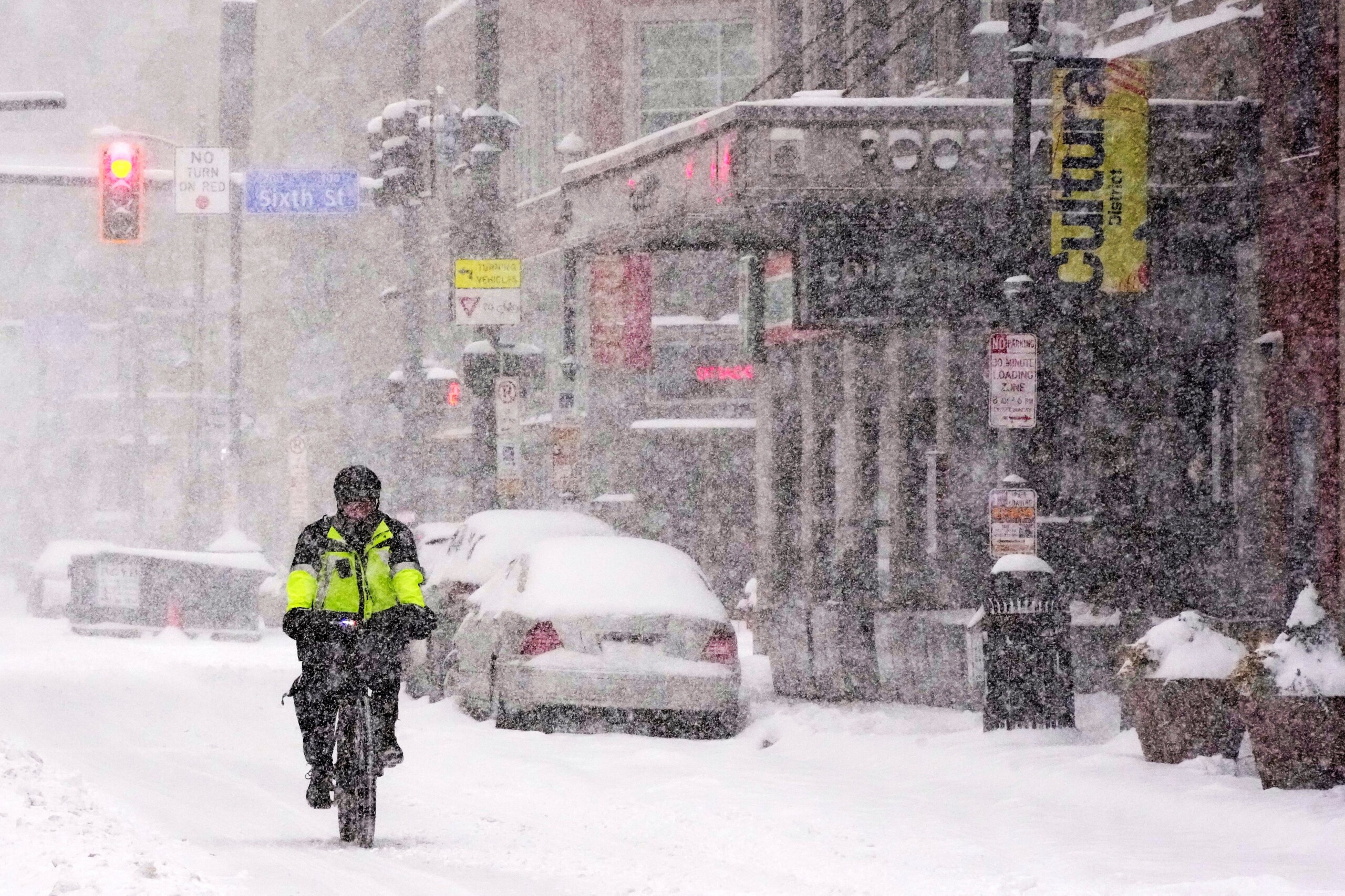 usa at least 11 dead due to snow and ice storm scaled