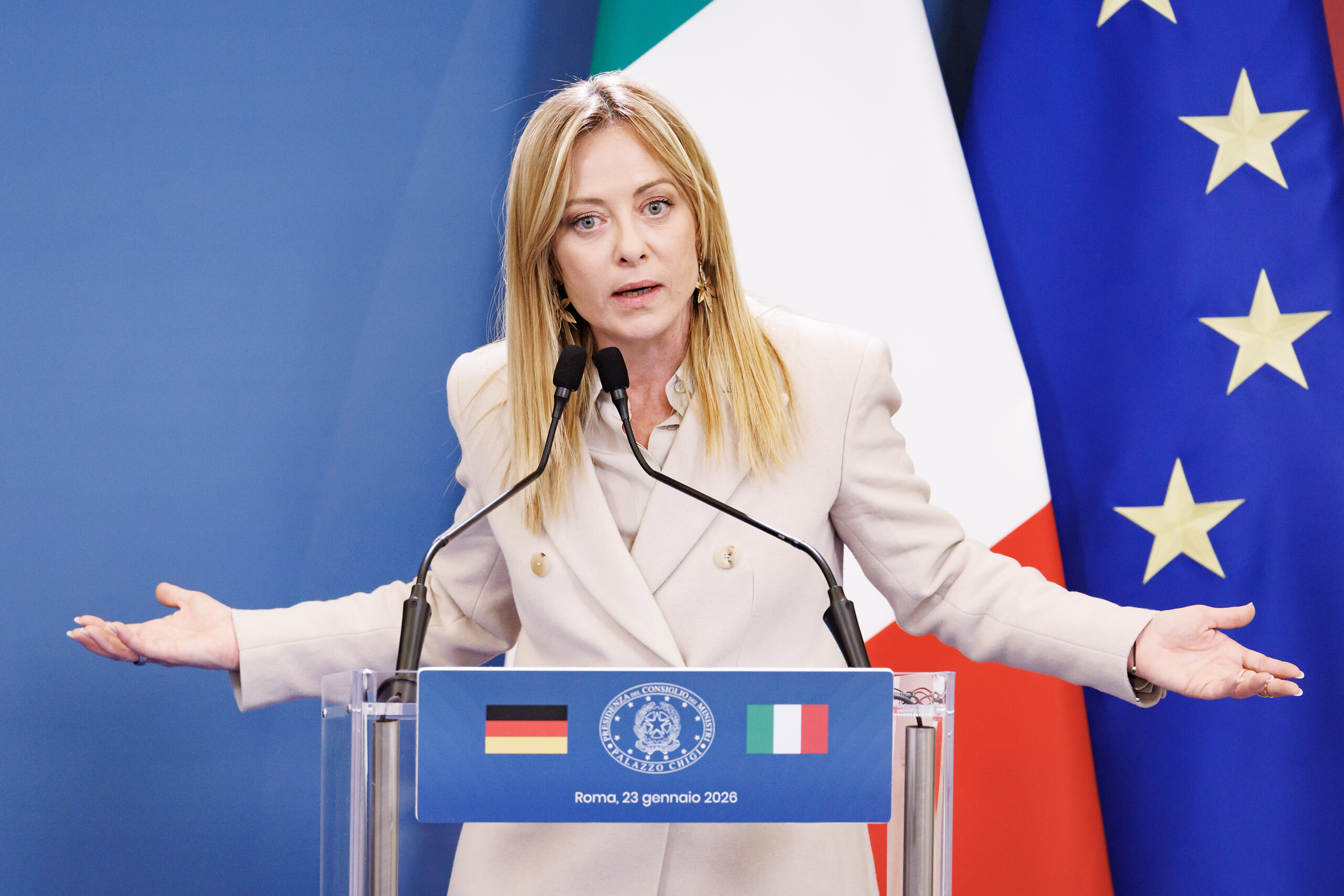 meloni its paradoxical to criticize ice and ask the u s to defend europe scaled