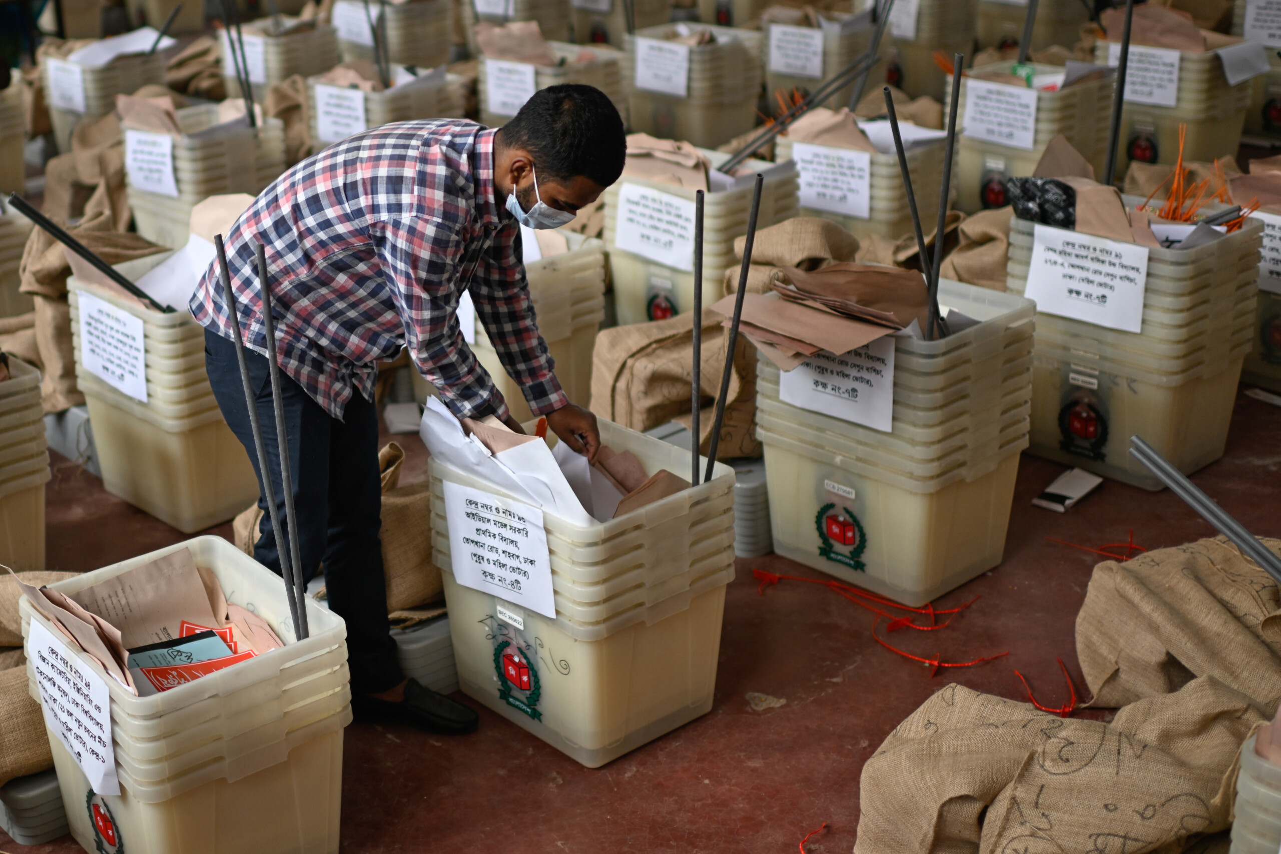 bangladesh polls open for first elections since 2024 uprising scaled