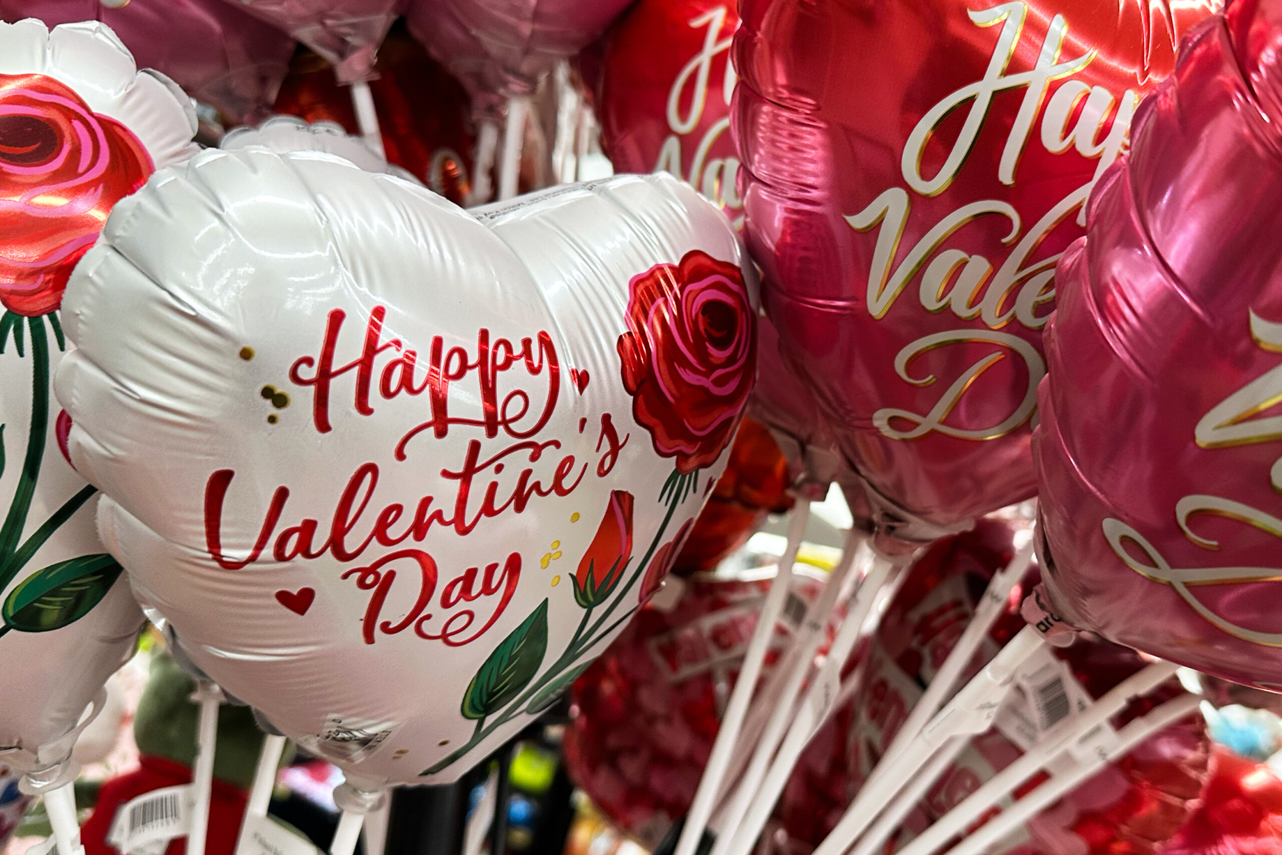 Valentine's Day, Save the Children: ‘1 in 4 teenagers victims of violent behaviour in relationships’ 1 valentines day save the children 1 in 4 teenagers victims of violent behaviour in relationships scaled