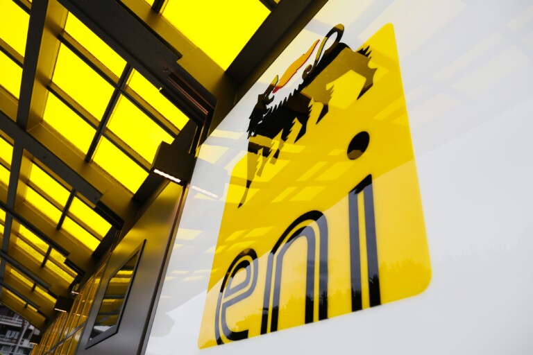 venezuela us grants licences to five oil companies including eni