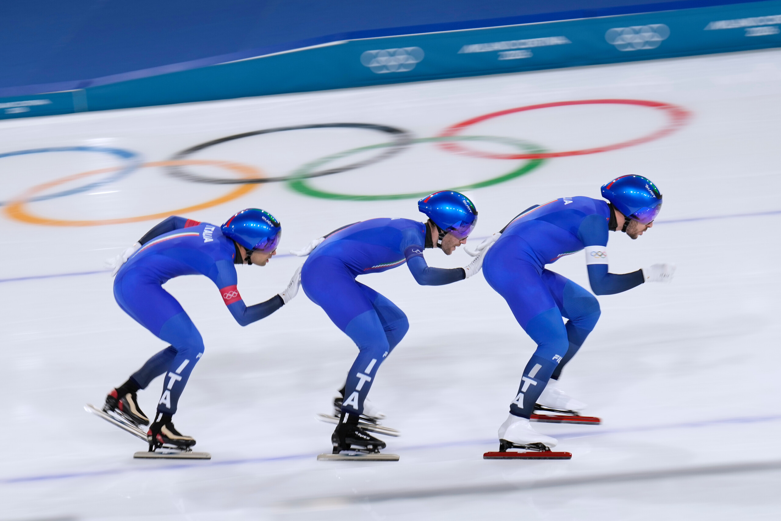 milan cortina speed skating italy wins gold in the pursuit scaled