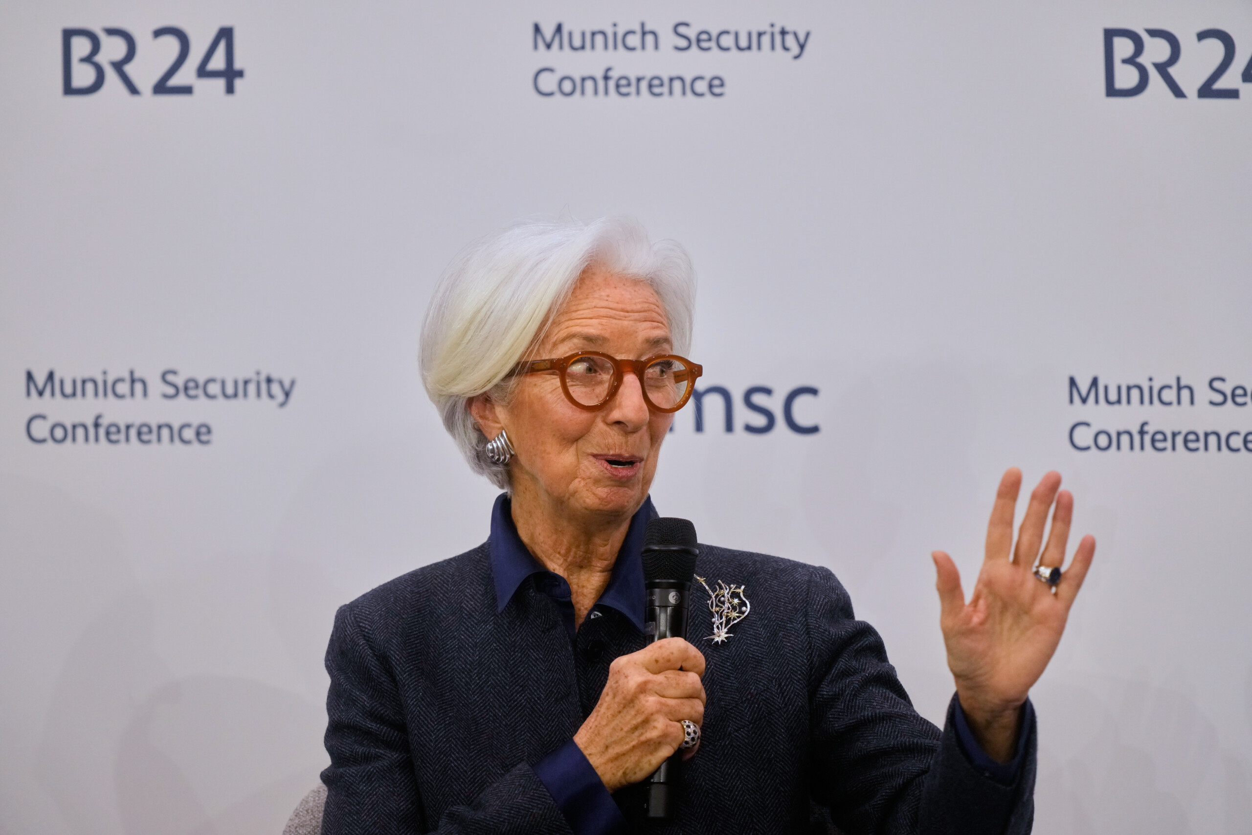ecb lagarde to leave before the end of her term scaled