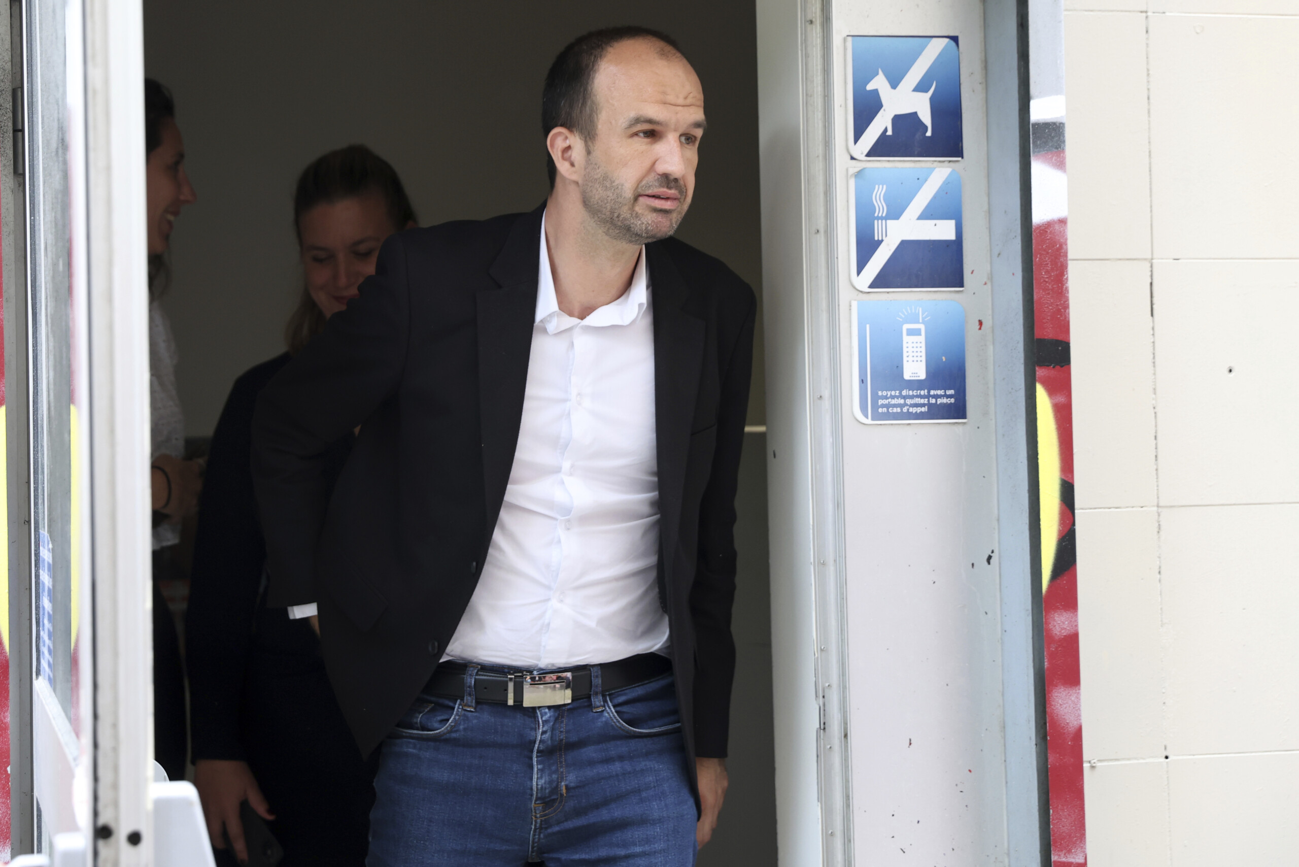 France: LFI national headquarters evacuated due to bomb threat 1 france lfi national headquarters evacuated due to bomb threat scaled