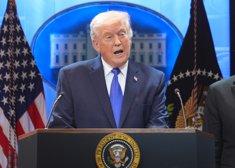 us trump announces additional 10 tariffs on top of existing ones