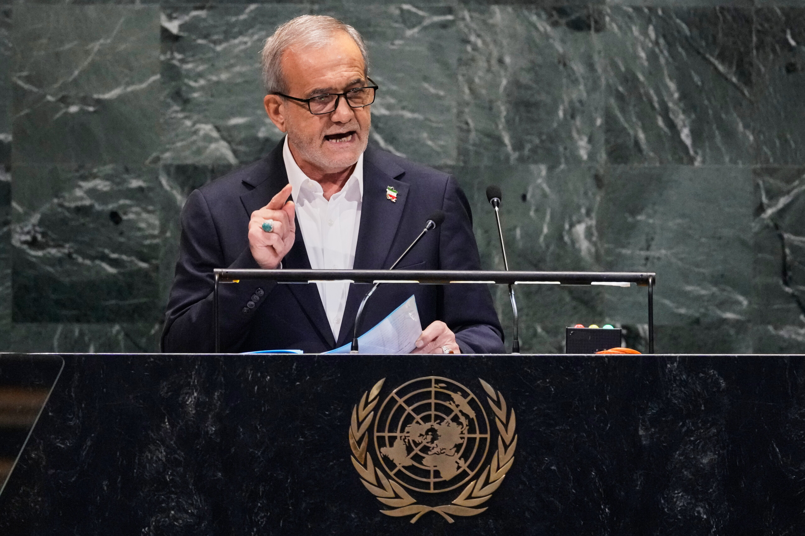 Iran, Pezeshkian: ‘We will not bow down to world powers’ 1 iran pezeshkian we will not bow down to world powers scaled