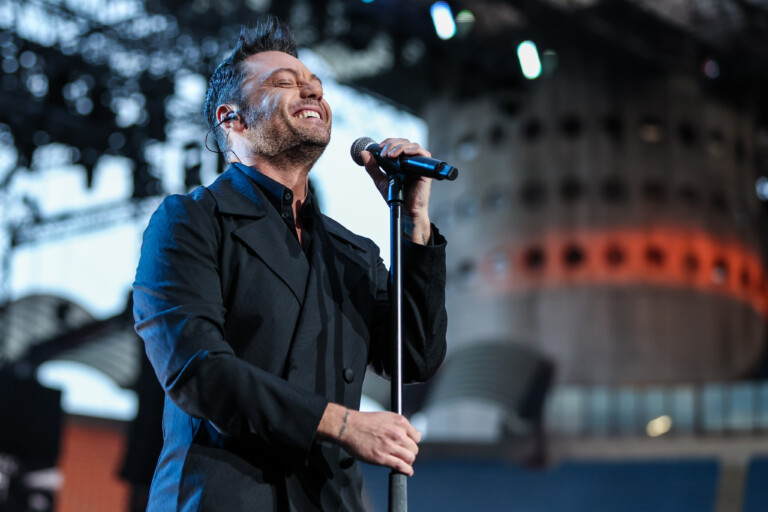 sanremo tiziano ferro at the festival on tuesday for 25 years of xdono