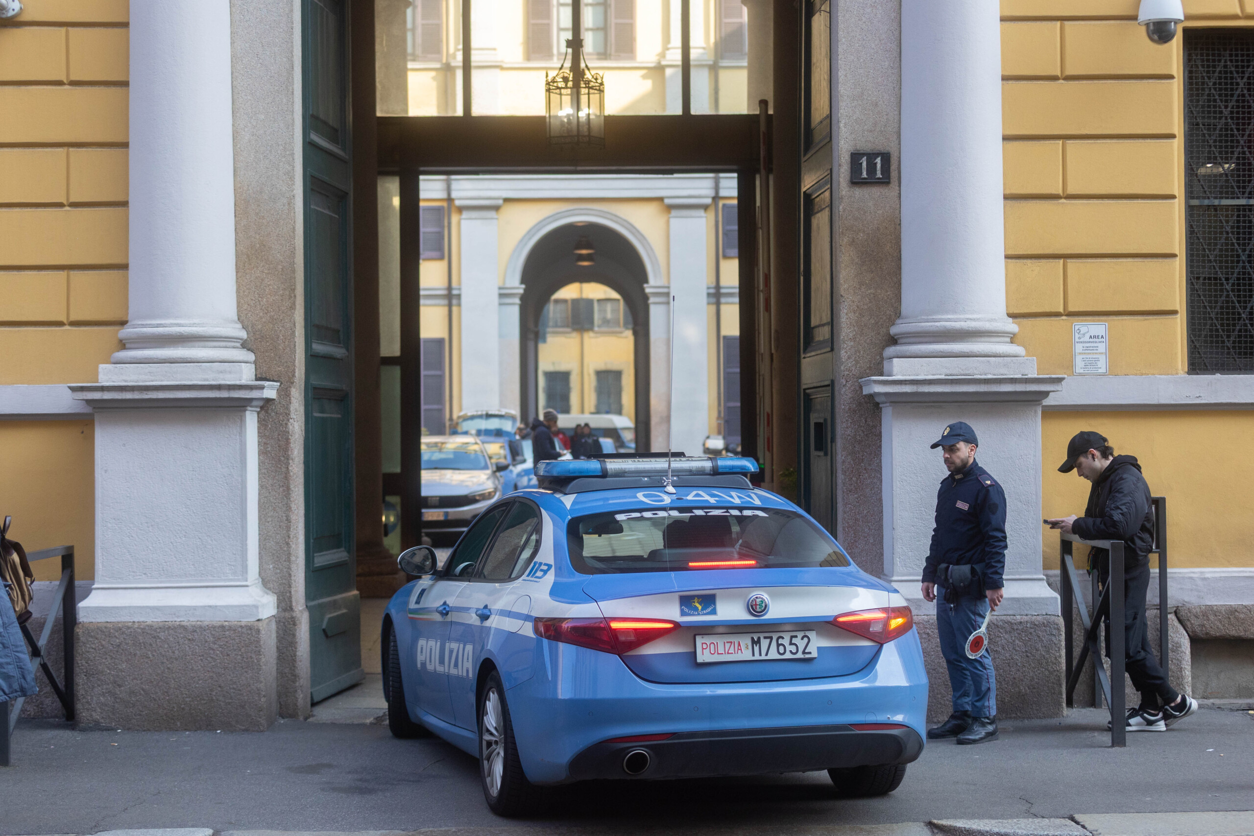 rogoredo cinturrinos colleagues he asked for drugs and money to avoid arrest scaled