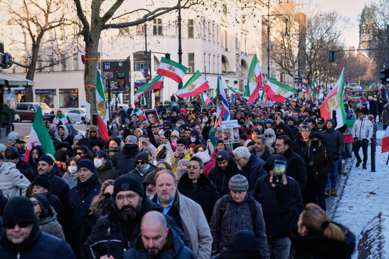 iran berlin strongly advises against travelling to israel