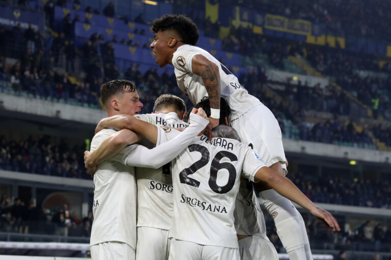 football serie a verona napoli 1 2 lukaku scores the winner in the 96th minute