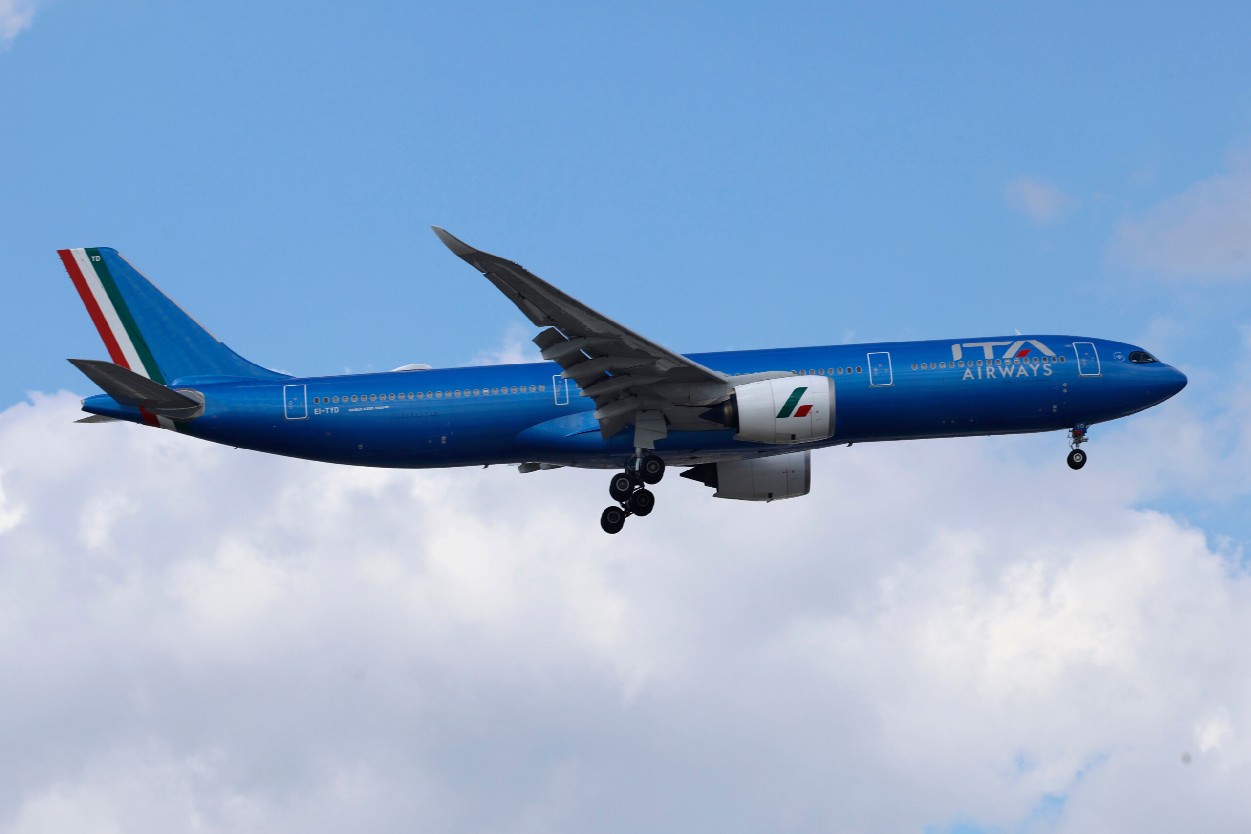 Iran, Italy: ‘Flights to Tel Aviv suspended until 8 March and to Dubai until 4 March’ 1 iran italy flights to tel aviv suspended until 8 march and to dubai until 4 march scaled