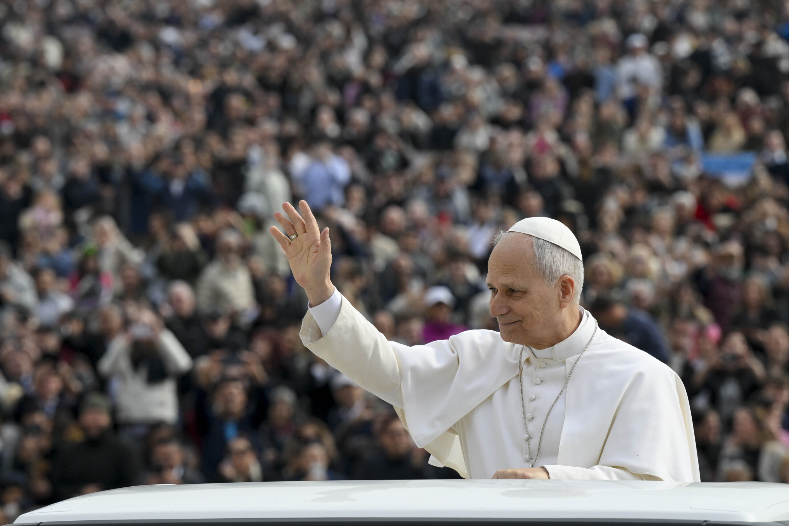 pope leo xiv let us pray for peace and disarmament leaders abandon plans of death and nuclear weapons scaled