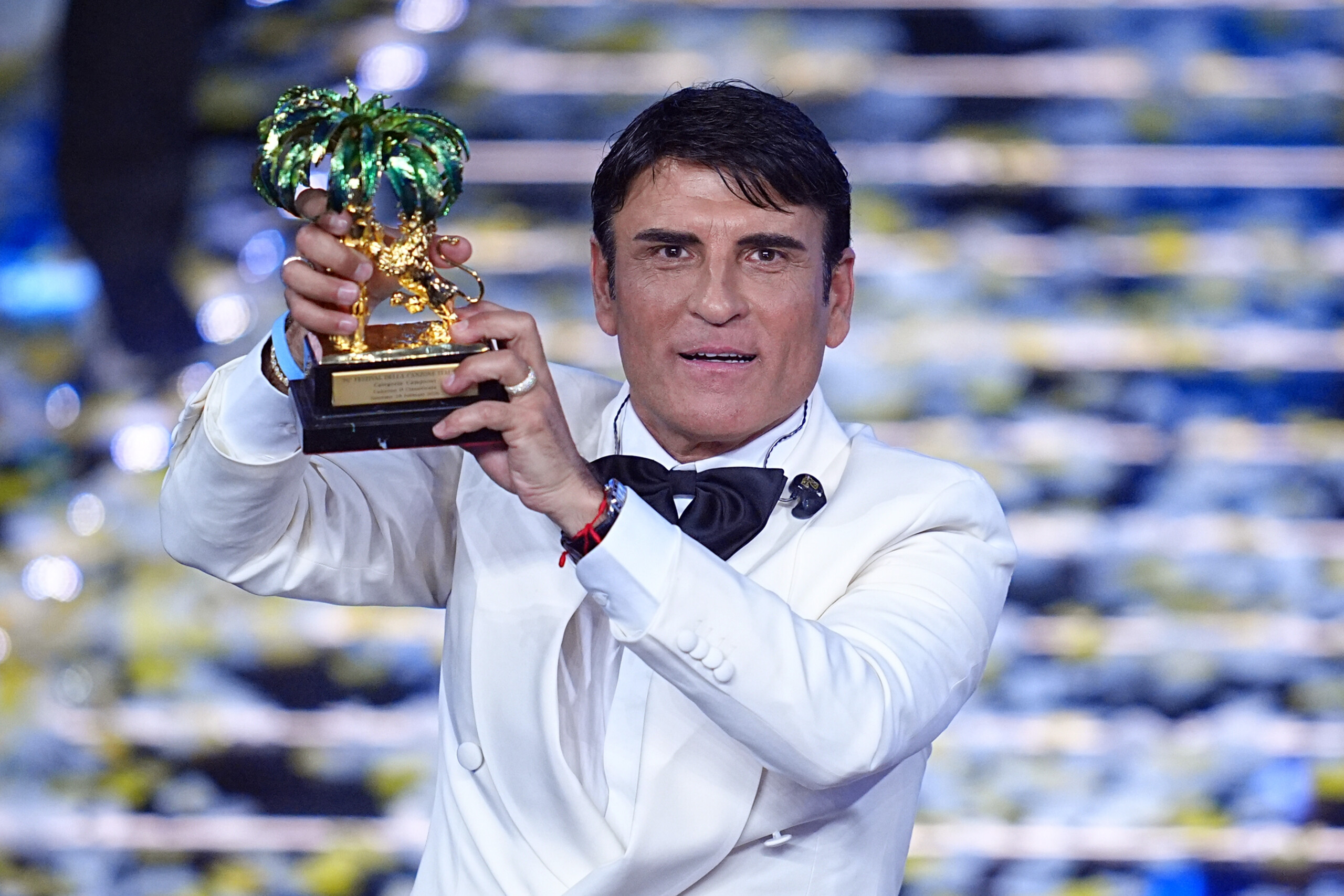 sanremo naples embraces sal da vinci big party in his neighbourhood scaled