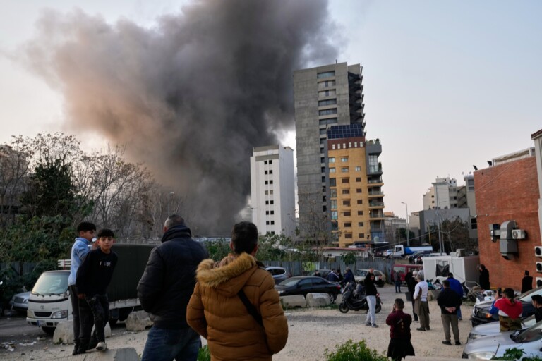 iran new israeli raids on beirut over 680 dead since the start of the attacks