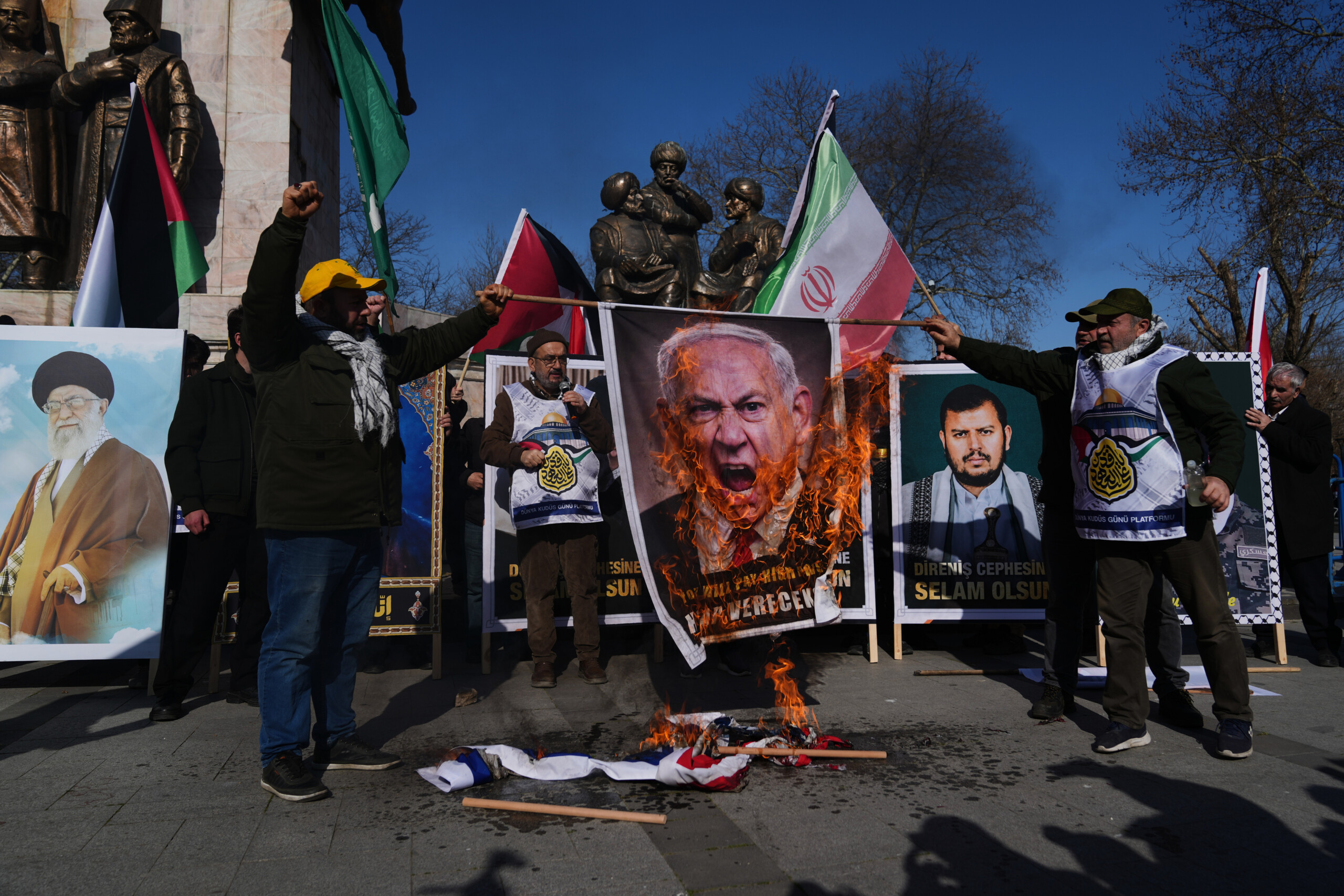 Iran's Pasdaran: "We will hunt down Netanyahu and kill him" 1 irans pasdaran we will hunt down netanyahu and kill him scaled