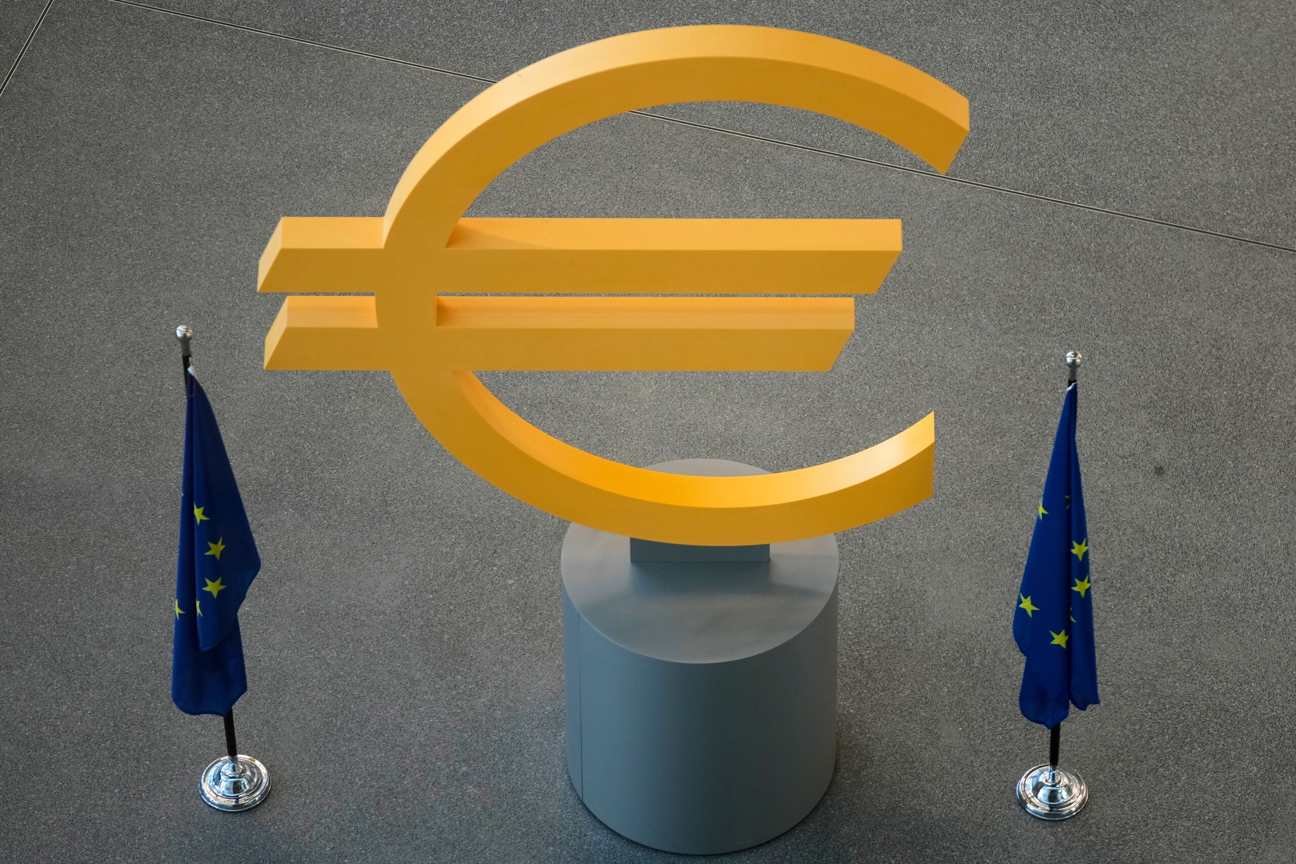ecb governing council leaves interest rates unchanged scaled