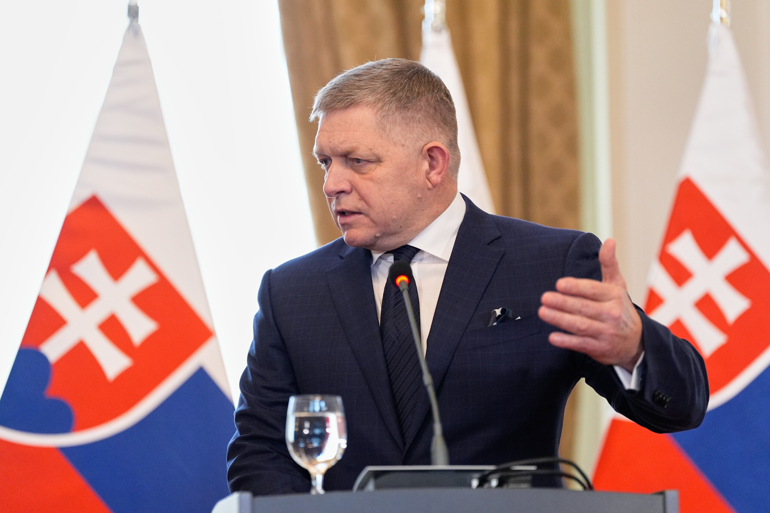 ukraine fico no progress on oil zelensky wants to topple orban scaled