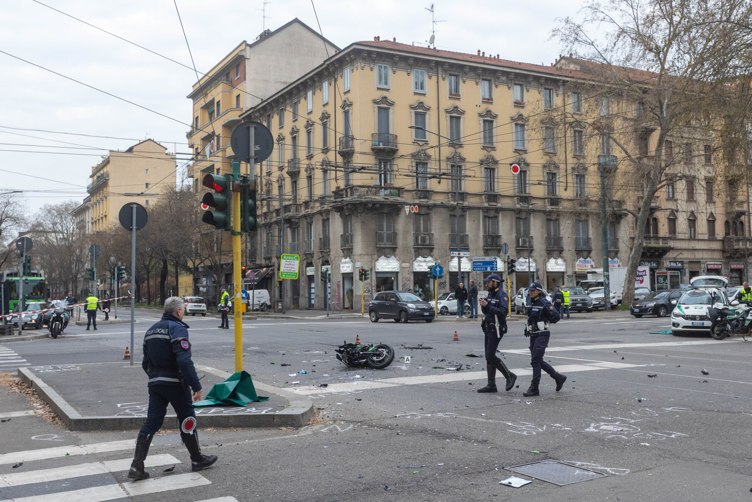 Road accidents, people in their 20s killed in Milan: motorcycle ran a red light 1 road accidents people in their 20s killed in milan motorcycle ran a red light scaled