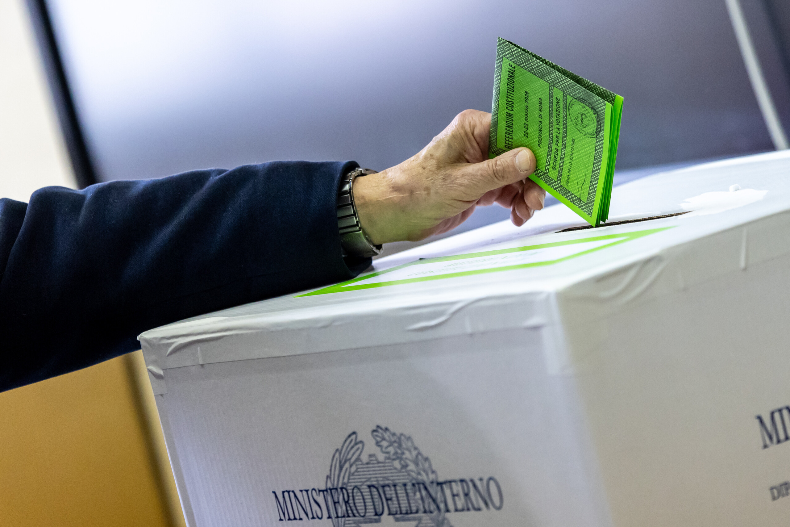Justice Referendum: polling stations have reopened; voting continues until 3 pm 1 justice referendum polling stations have reopened voting continues until 3 pm scaled