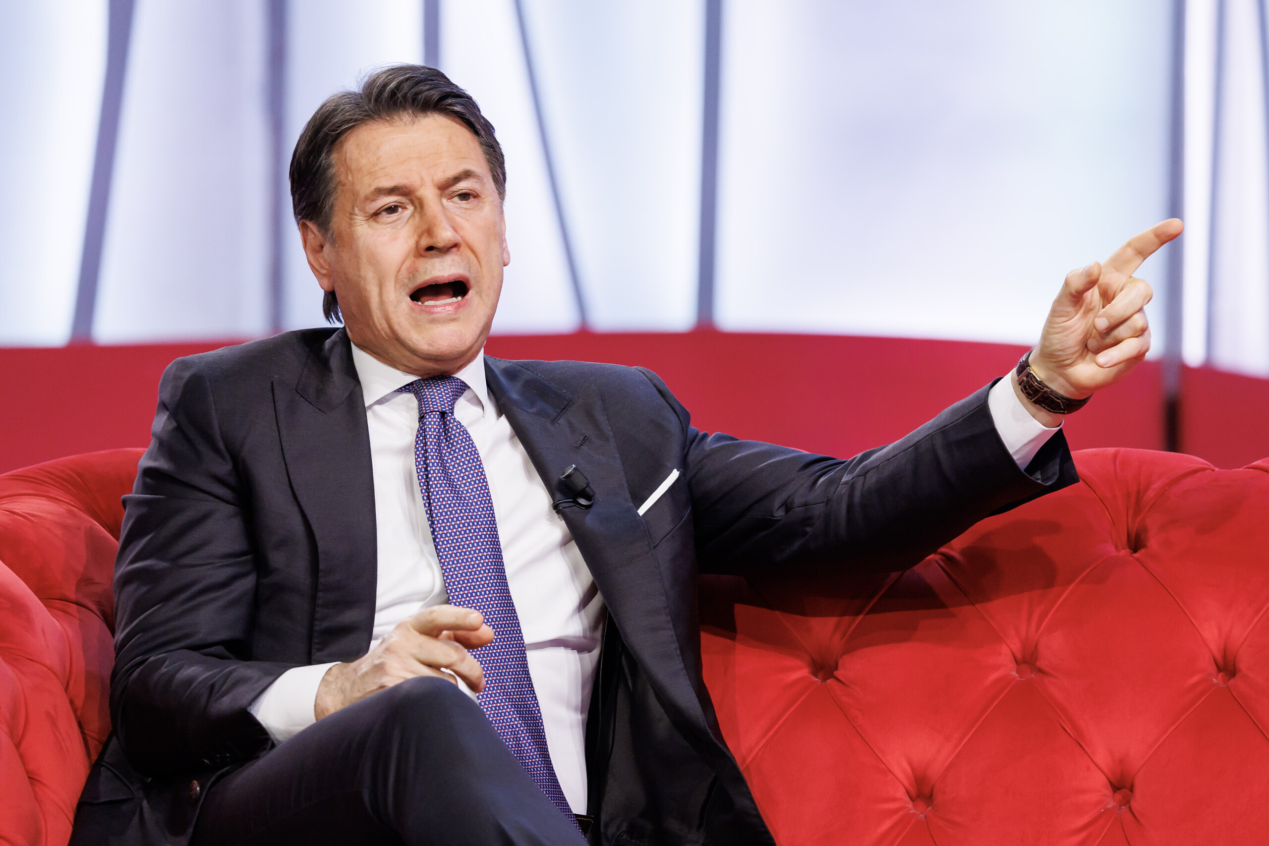 government conte will the impact of the referendum also lead santanche to resign scaled